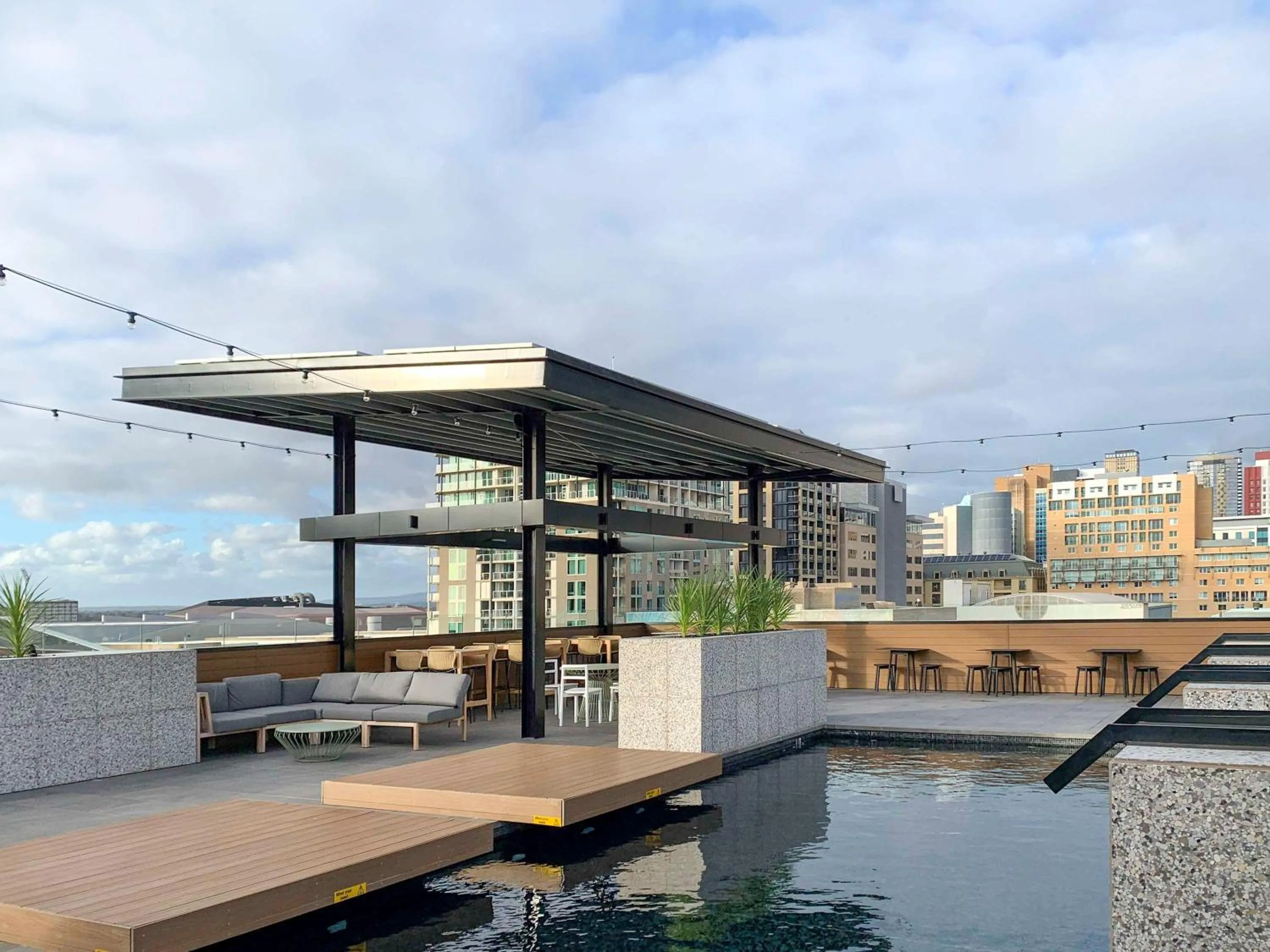 Pool view in Adelaide Rockford