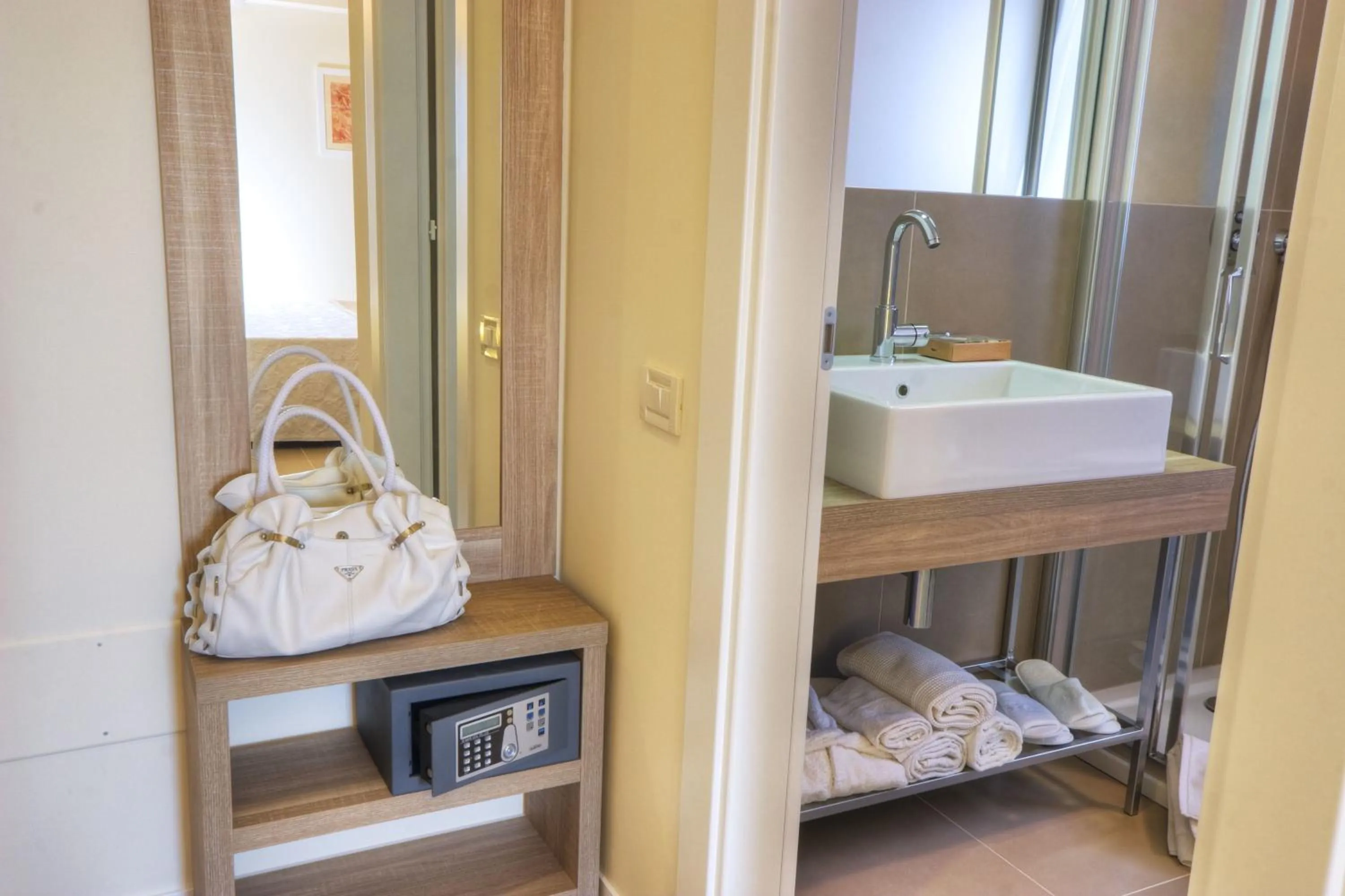 Shower in Palazzo Ruschioni Boutique Hotel