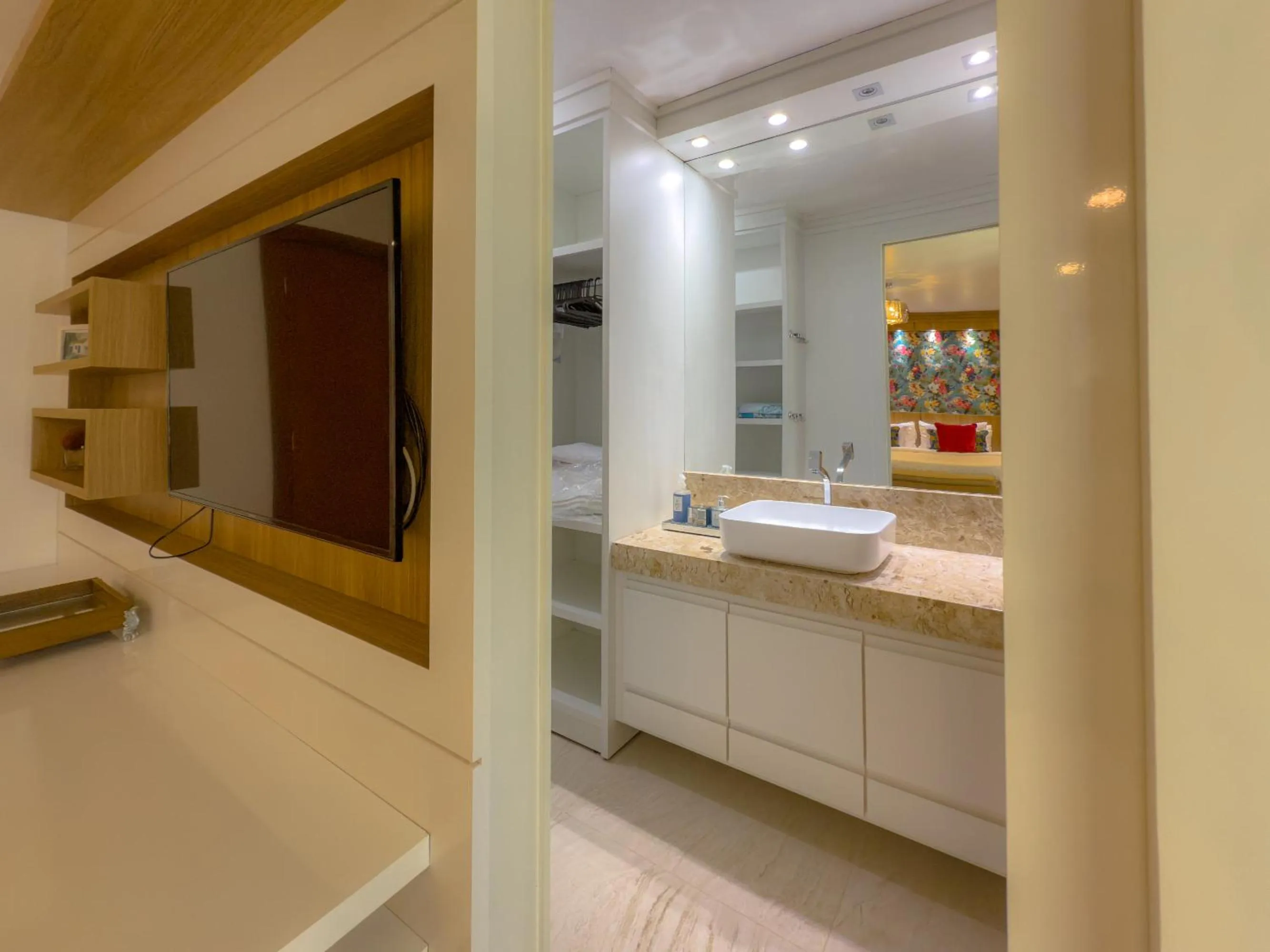 Mont Ararat Alto da Pitinga - Rede Tonziro