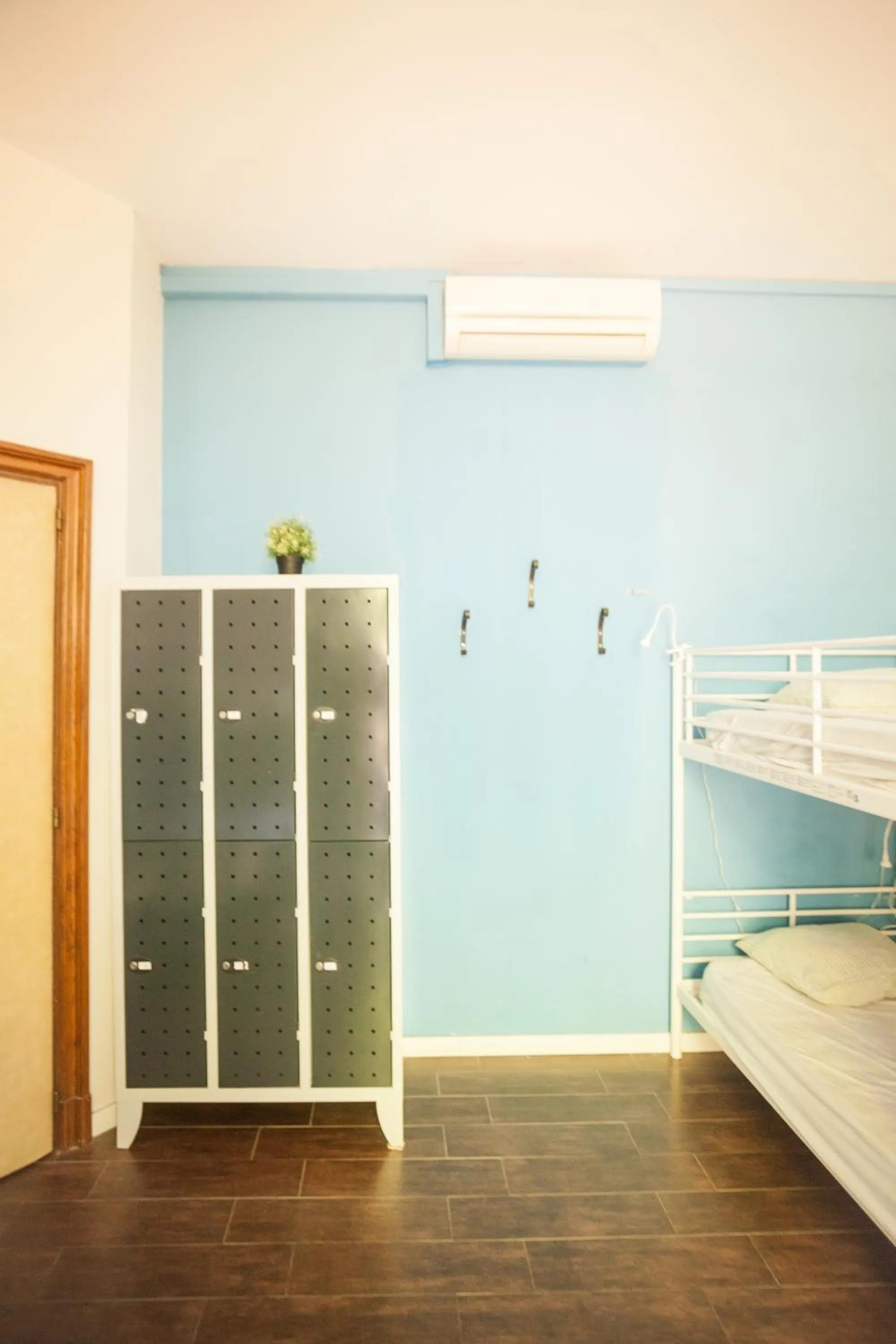 bunk bed, Bed in 360 Hostel Centro