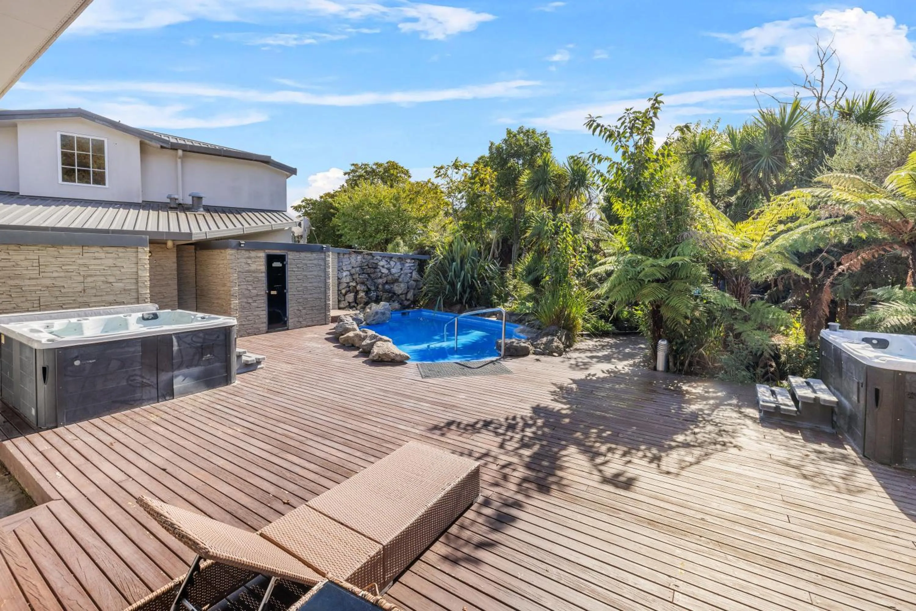 Hot Tub in Wai Ora Lakeside Spa Resort