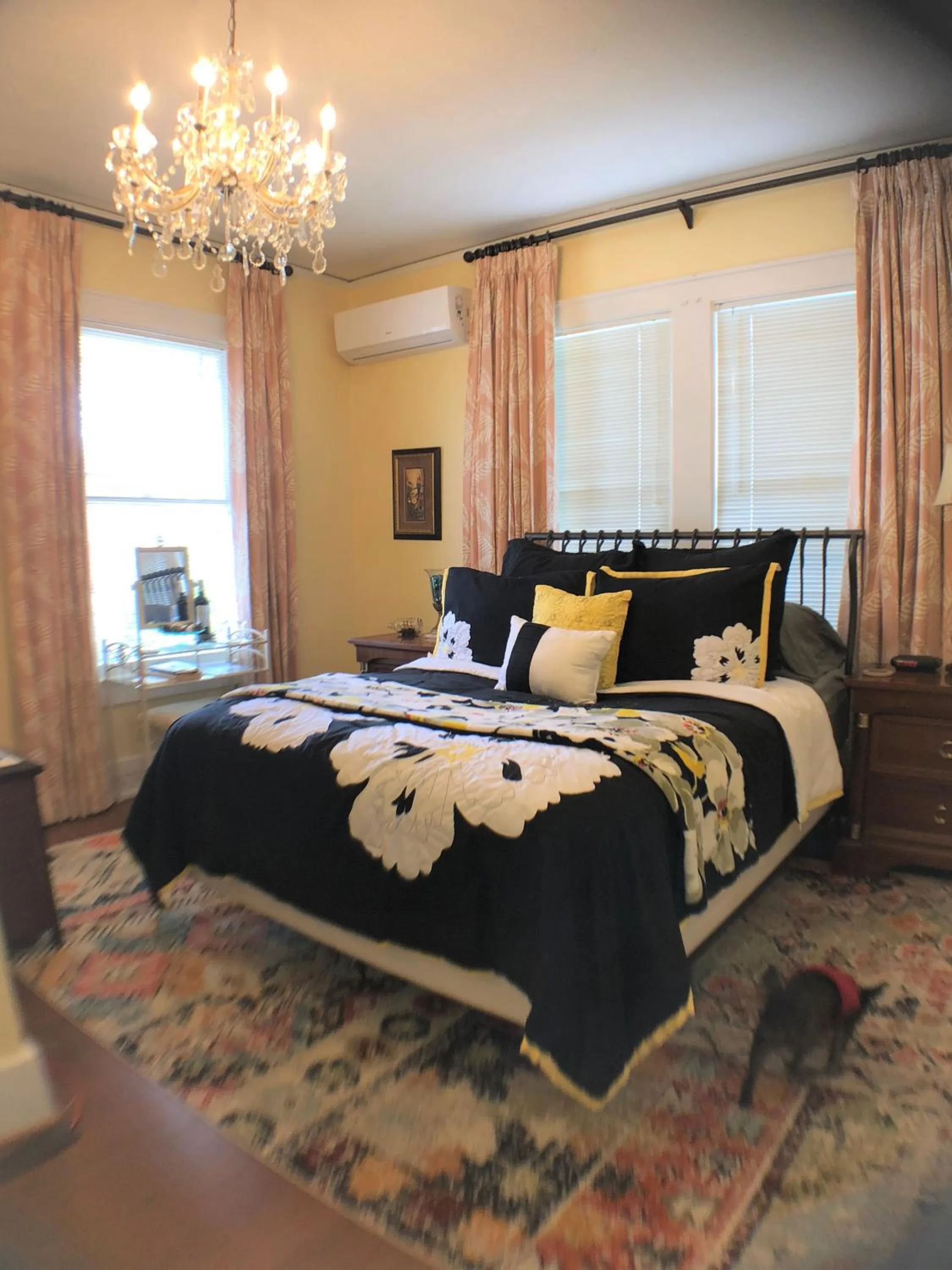 Photo of the whole room, Bed in Avenue O Bed and Breakfast