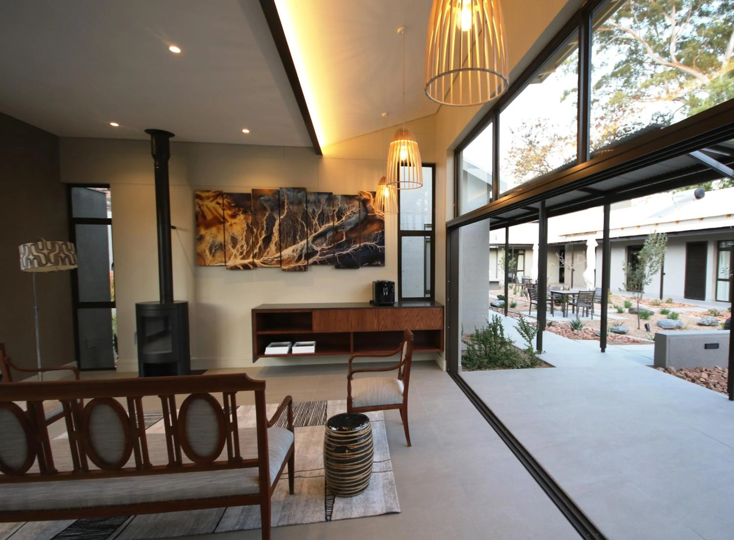 The Elegant Guesthouse