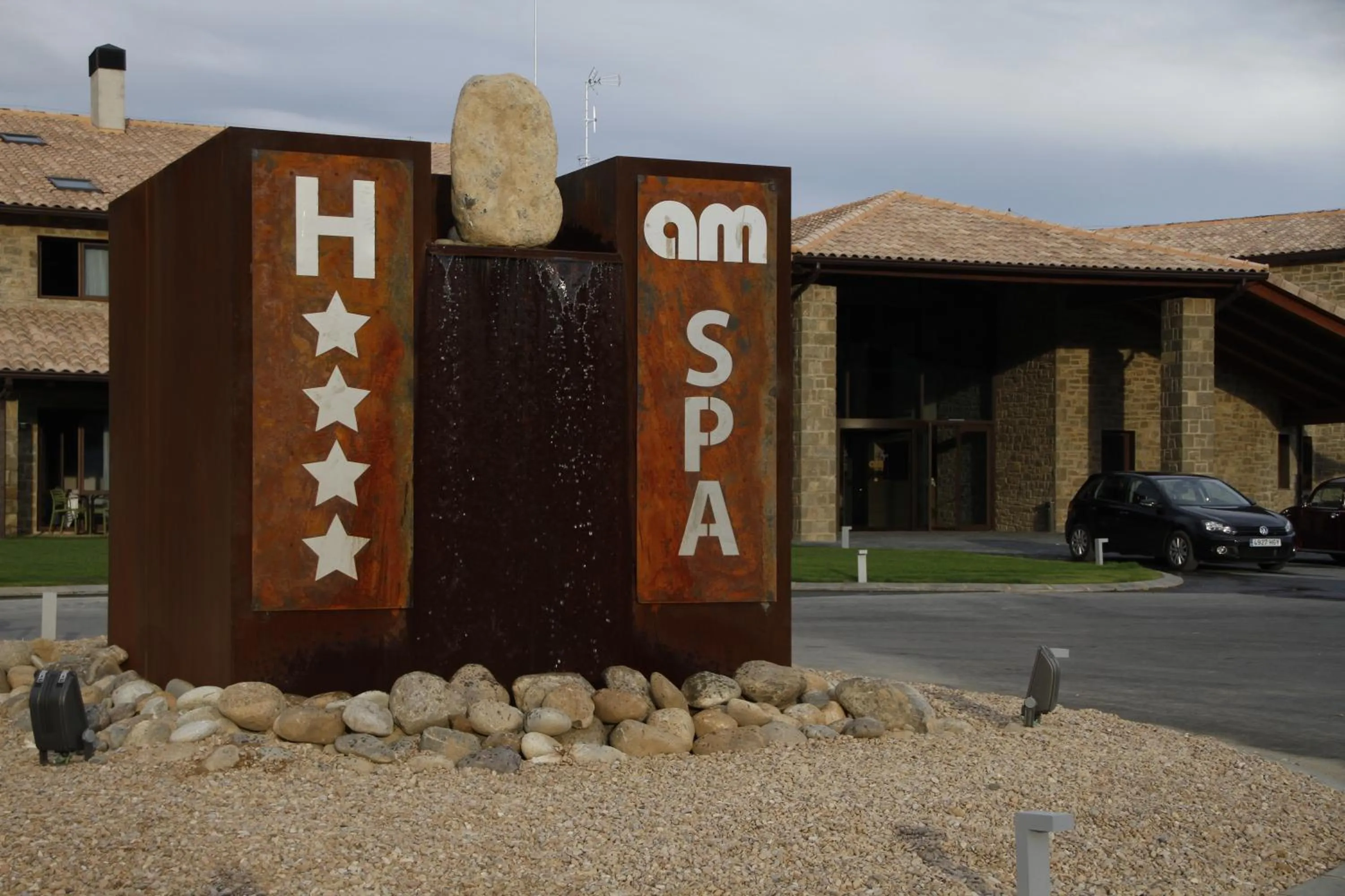 Facade/entrance in Hotel Spa Aguas de los Mallos