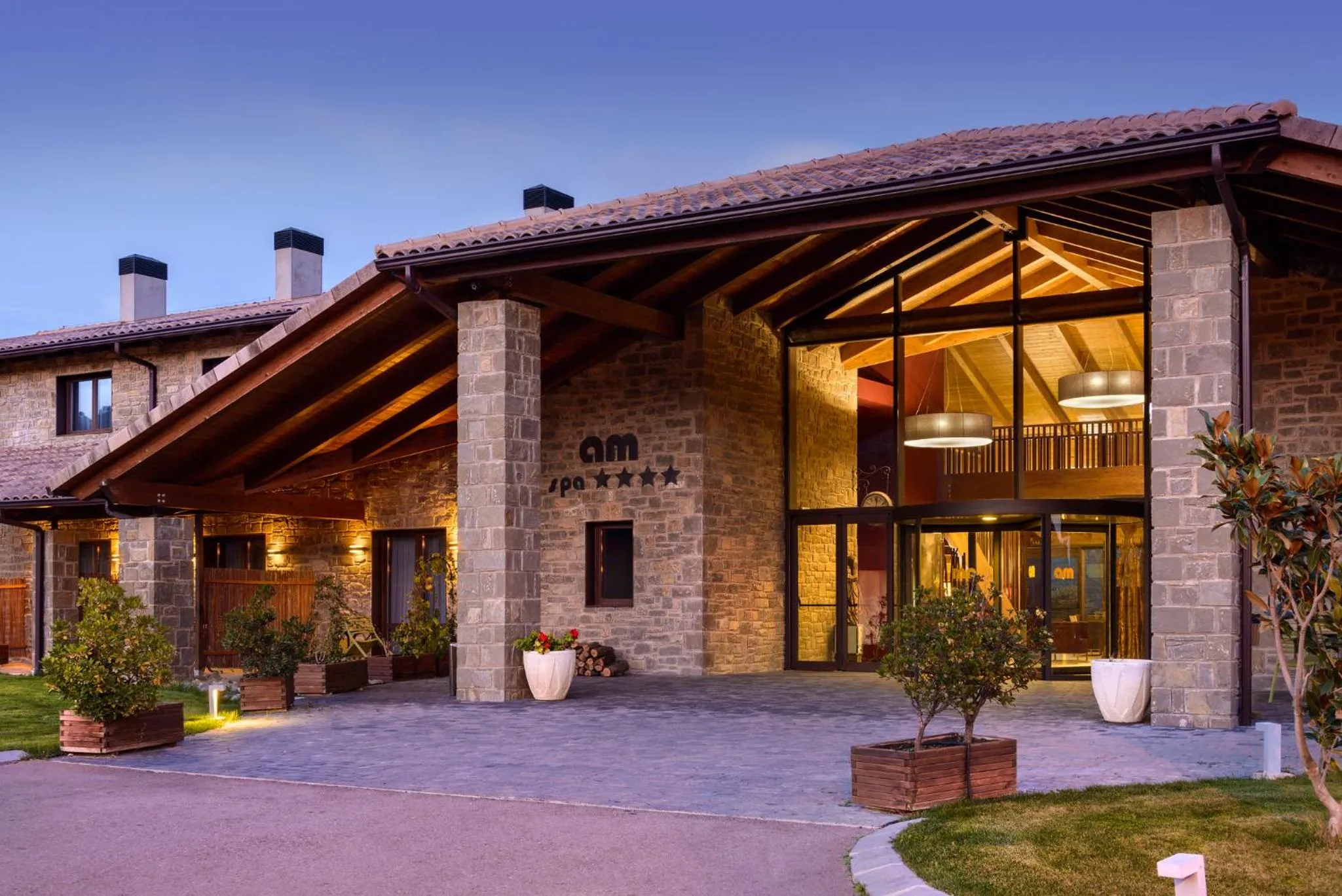 Facade/entrance in Hotel Spa Aguas de los Mallos