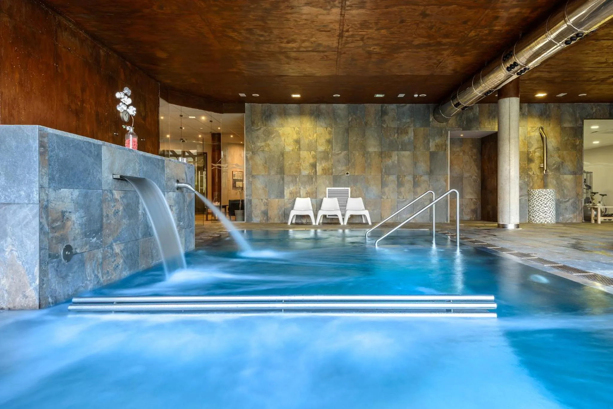 Spa and wellness centre/facilities in Hotel Spa Aguas de los Mallos