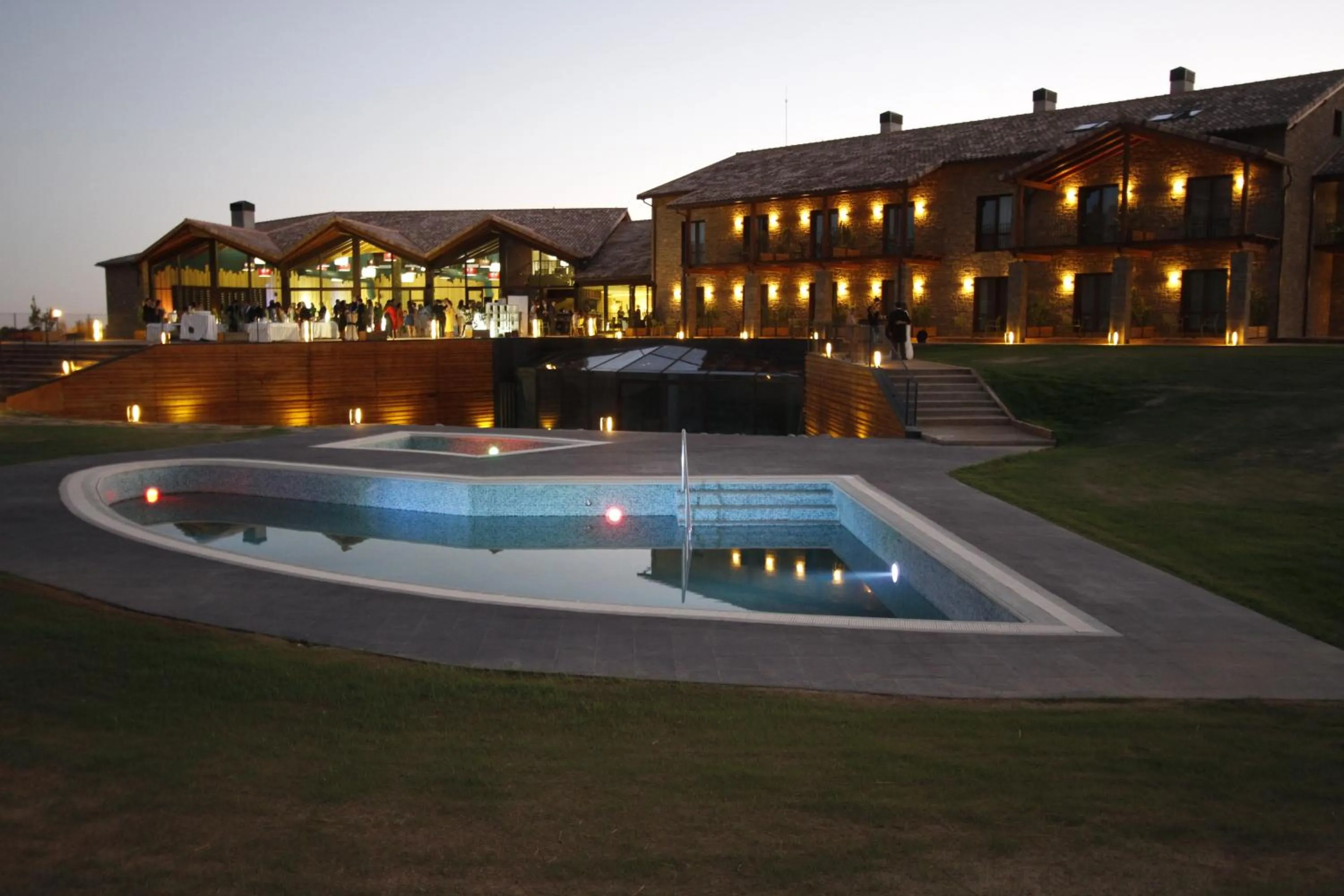 Swimming pool in Hotel Spa Aguas de los Mallos