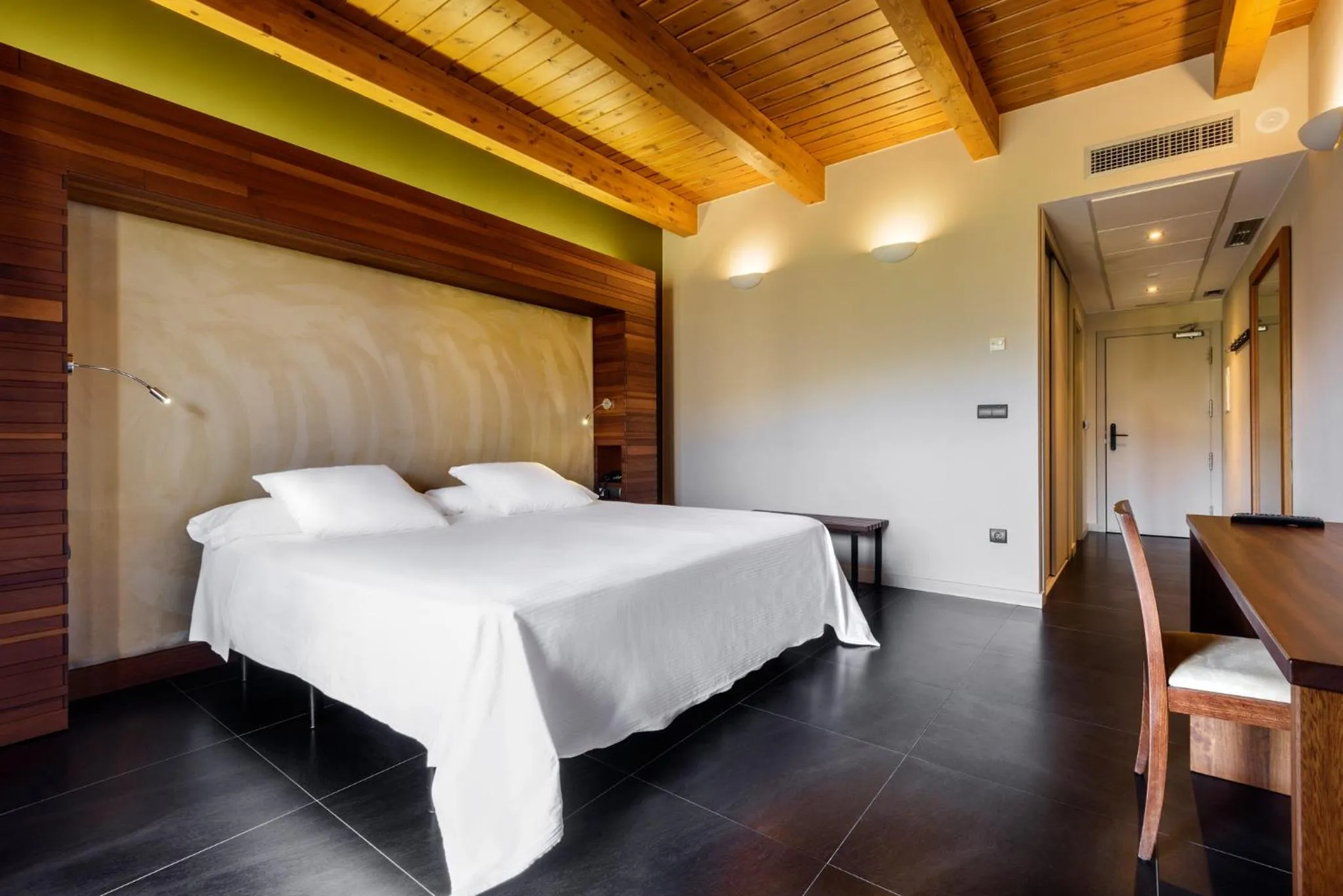 Bed in Hotel Spa Aguas de los Mallos