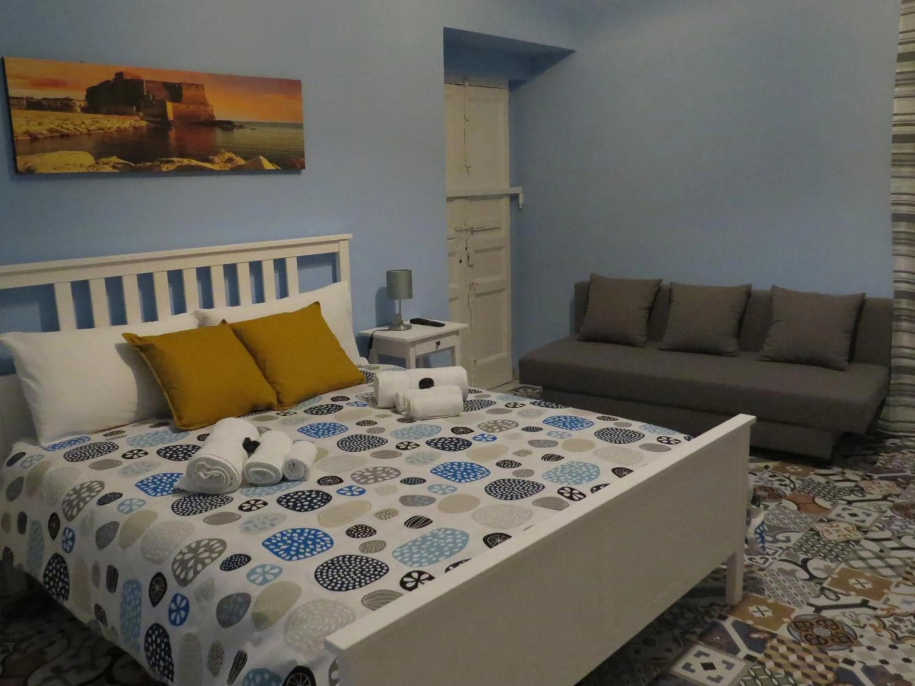 Bedroom, Bed in Napolide