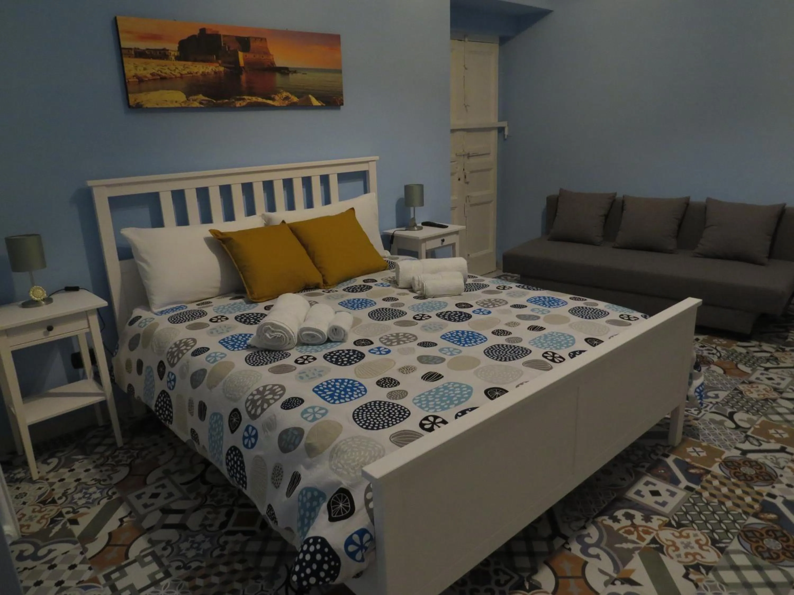 Bedroom, Bed in Napolide