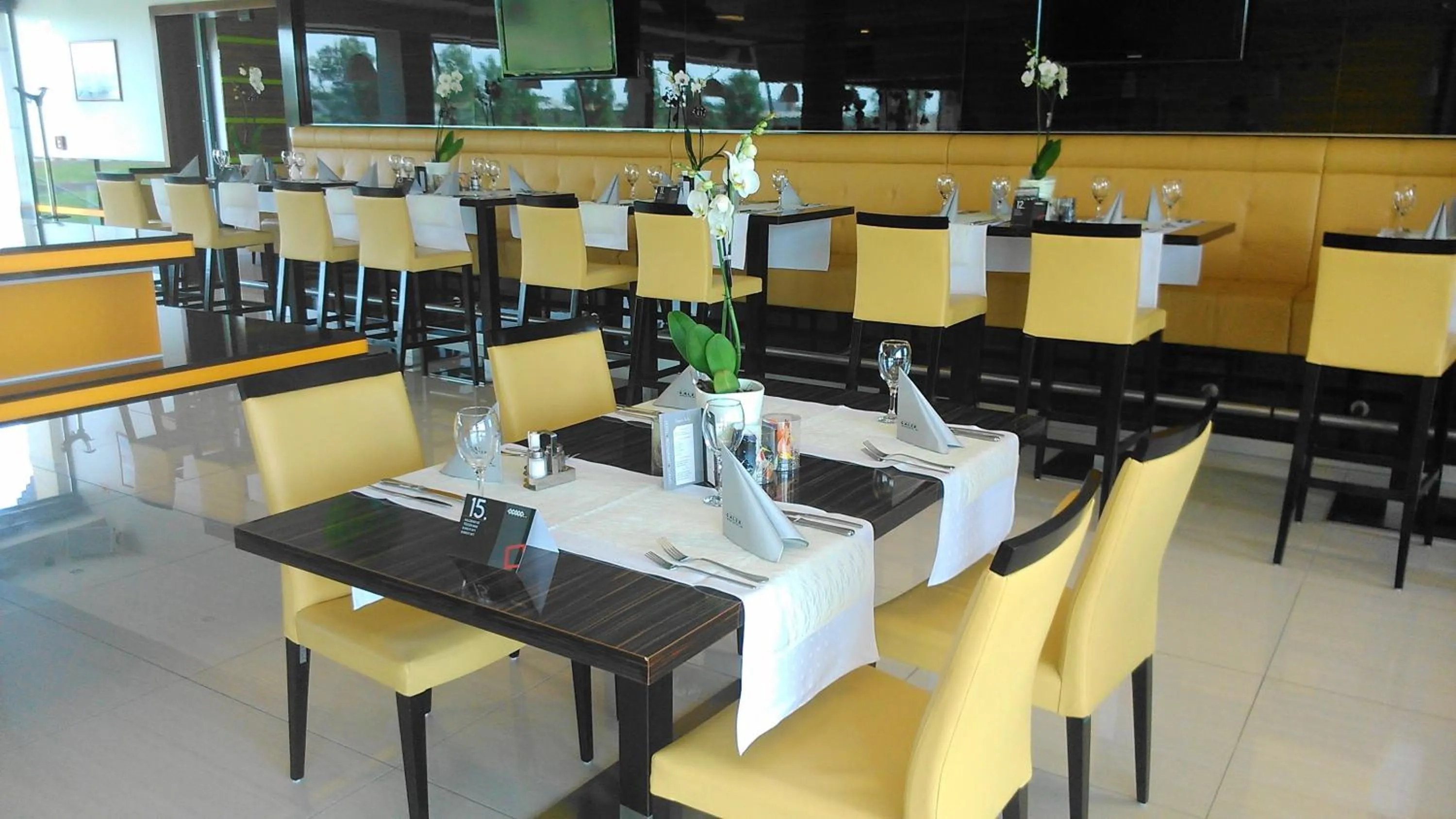 Restaurant/places to eat in Gokart Hotel