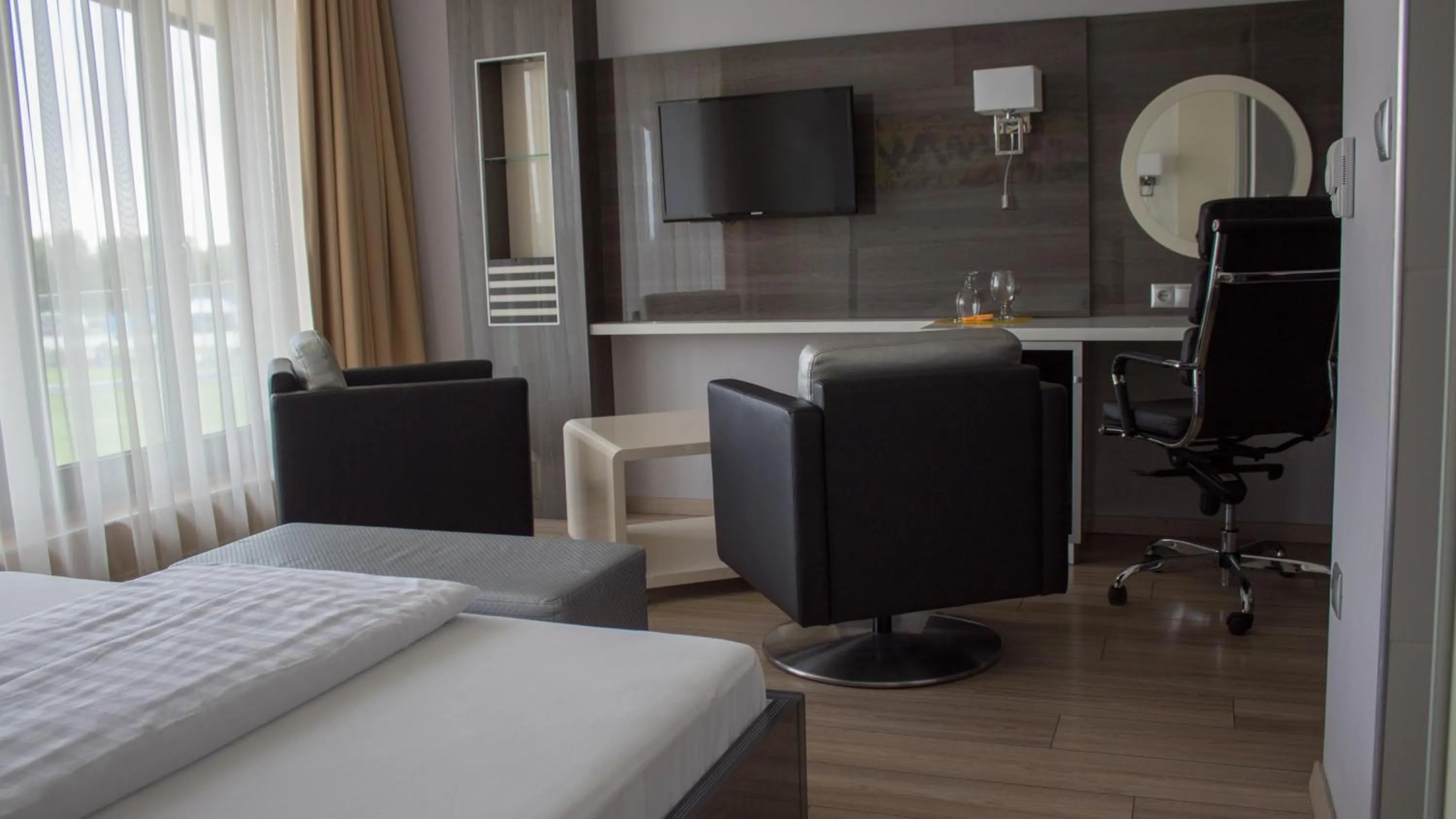 Photo of the whole room, Bed in Gokart Hotel