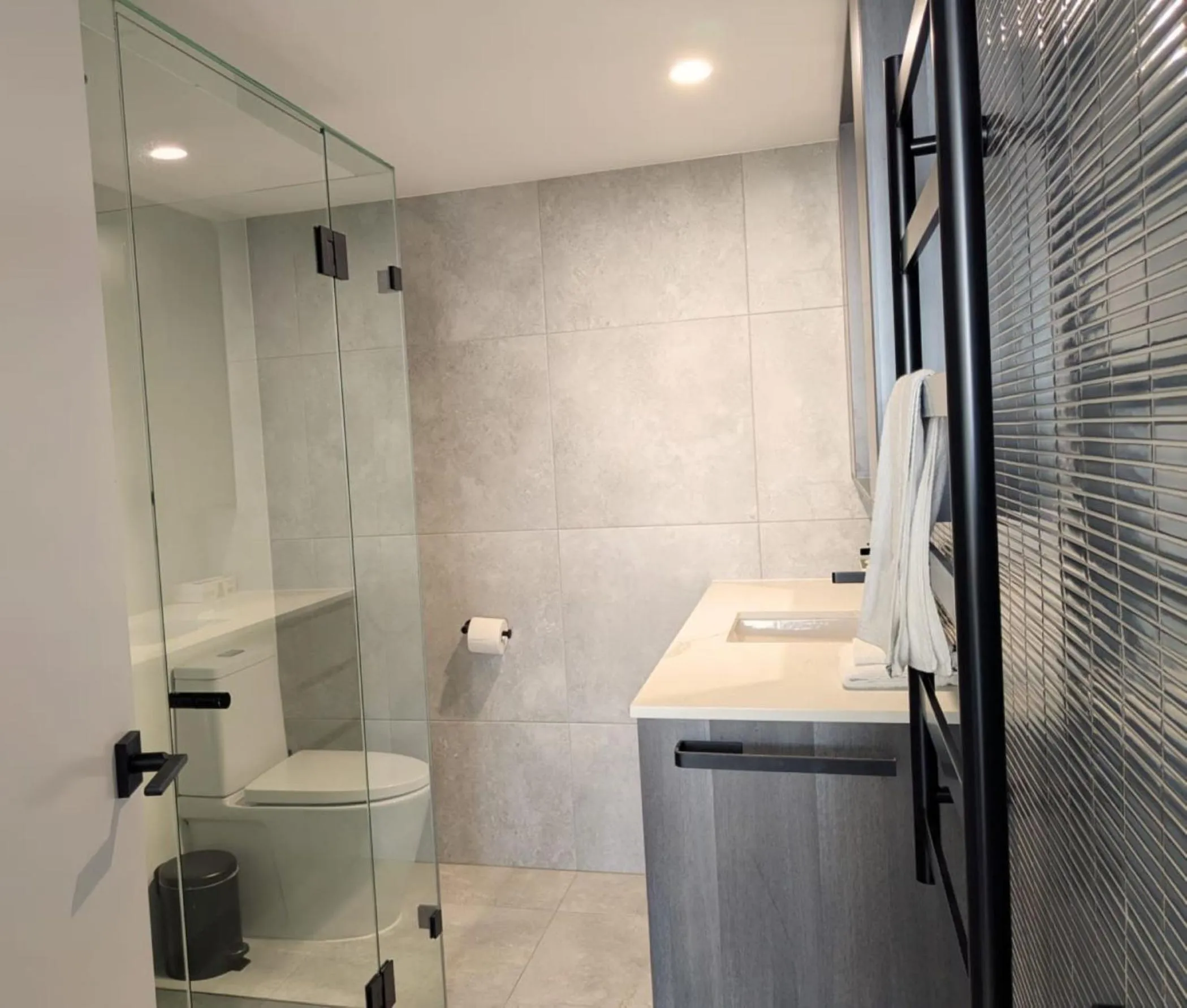 Shower in Golden Sands on the Beach - Absolute Beachfront Apartments