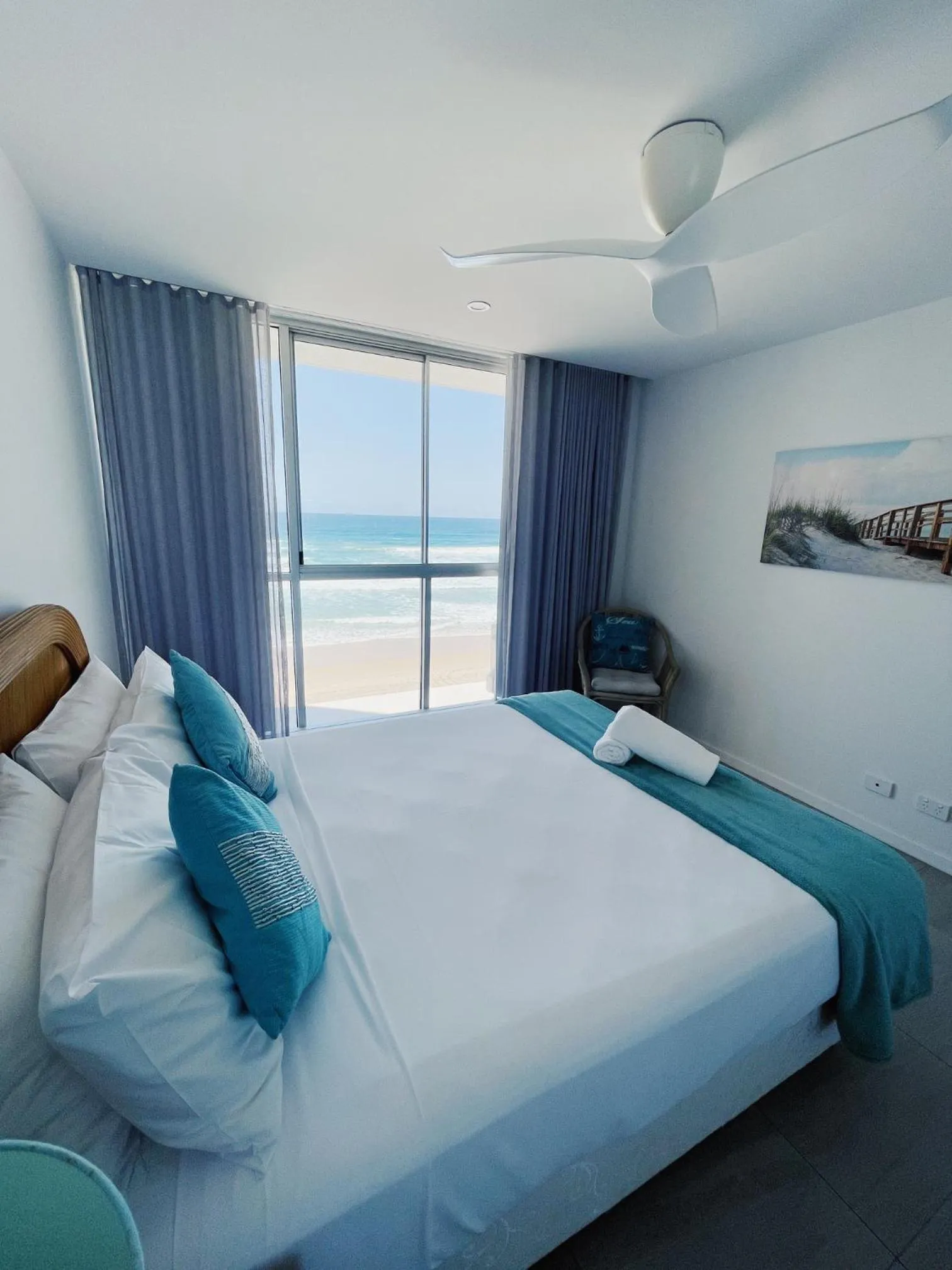 Bed in Golden Sands on the Beach - Absolute Beachfront Apartments