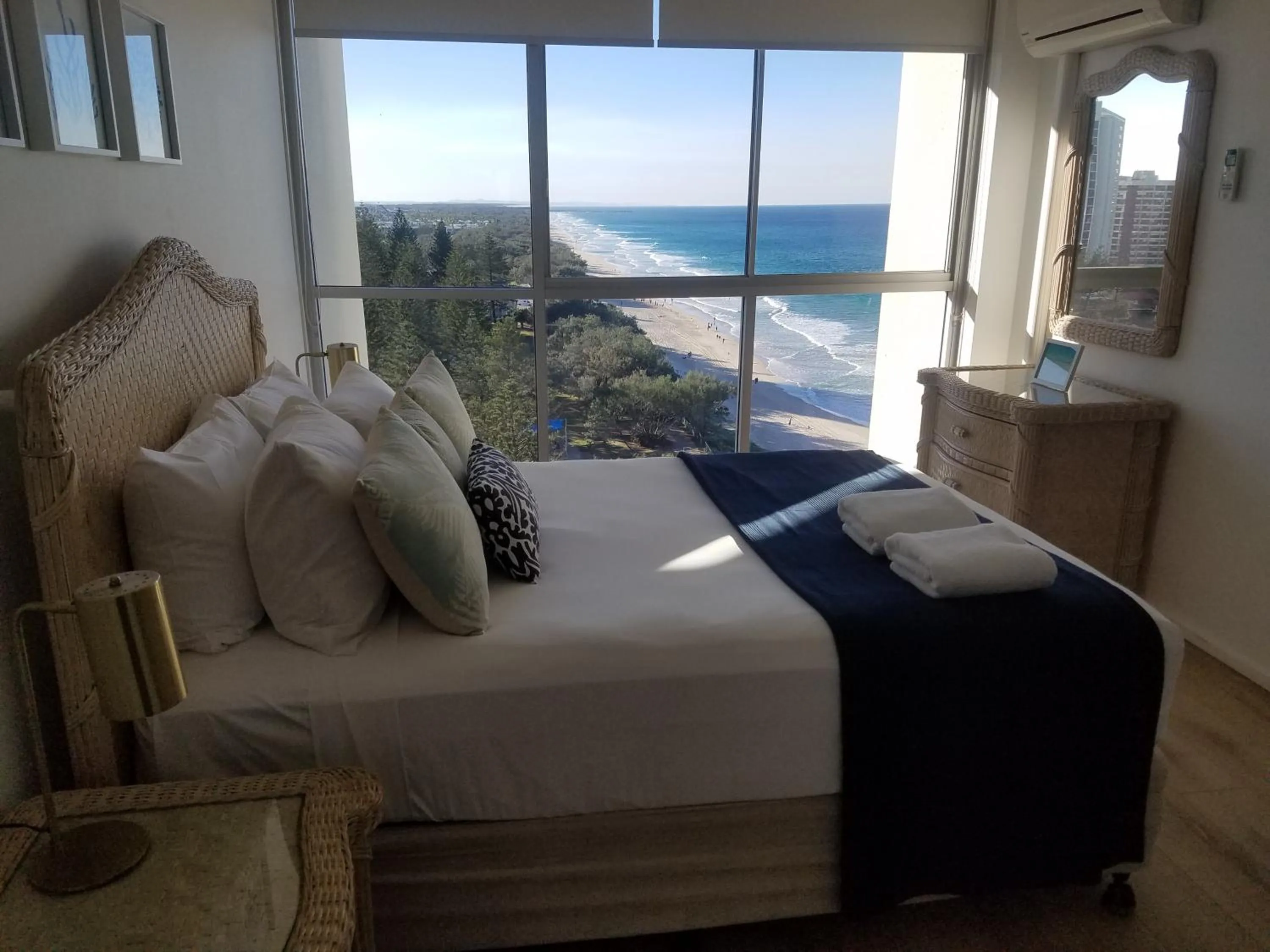 Bedroom, Bed in Golden Sands on the Beach - Absolute Beachfront Apartments