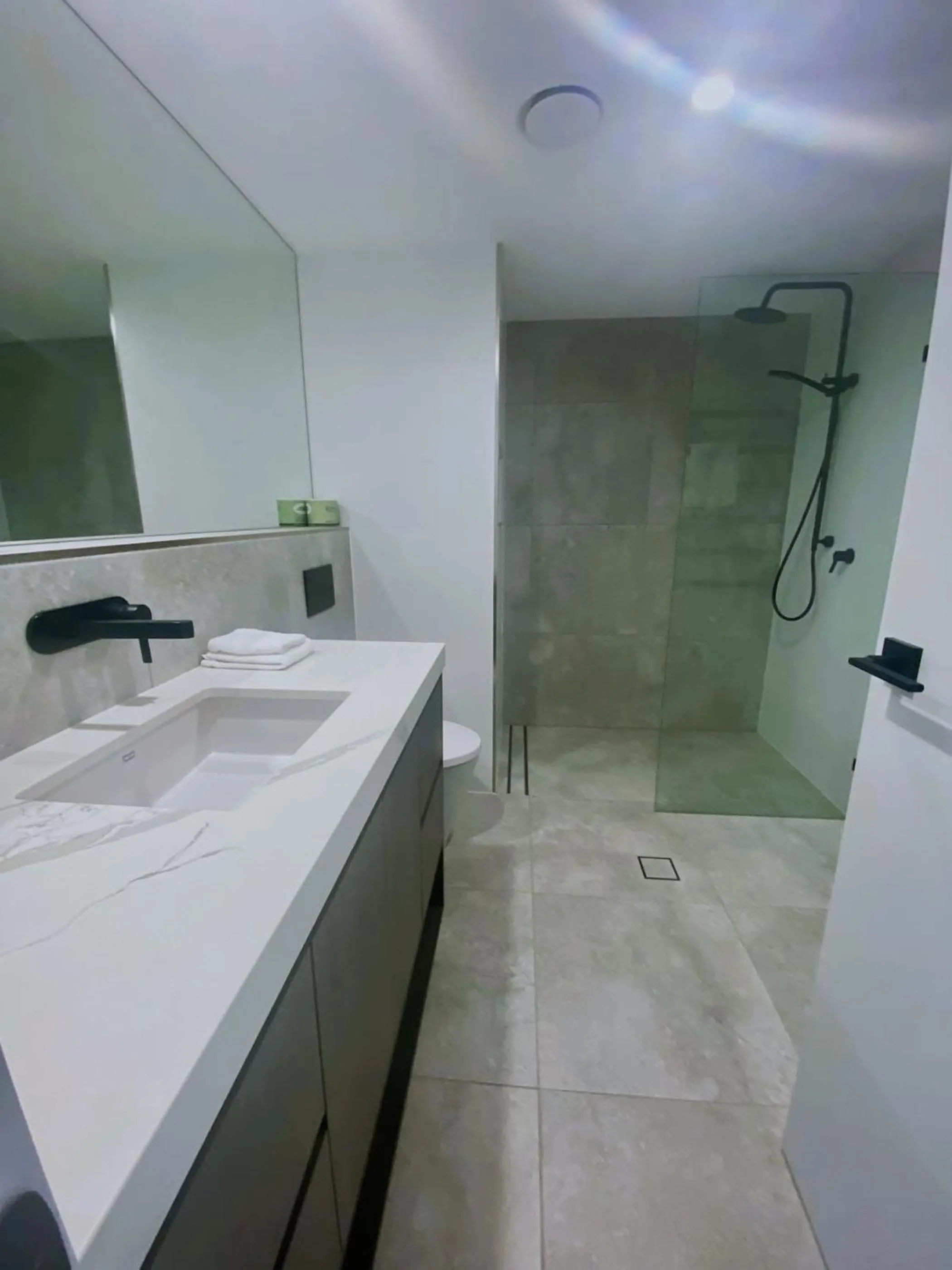 Shower in Golden Sands on the Beach - Absolute Beachfront Apartments