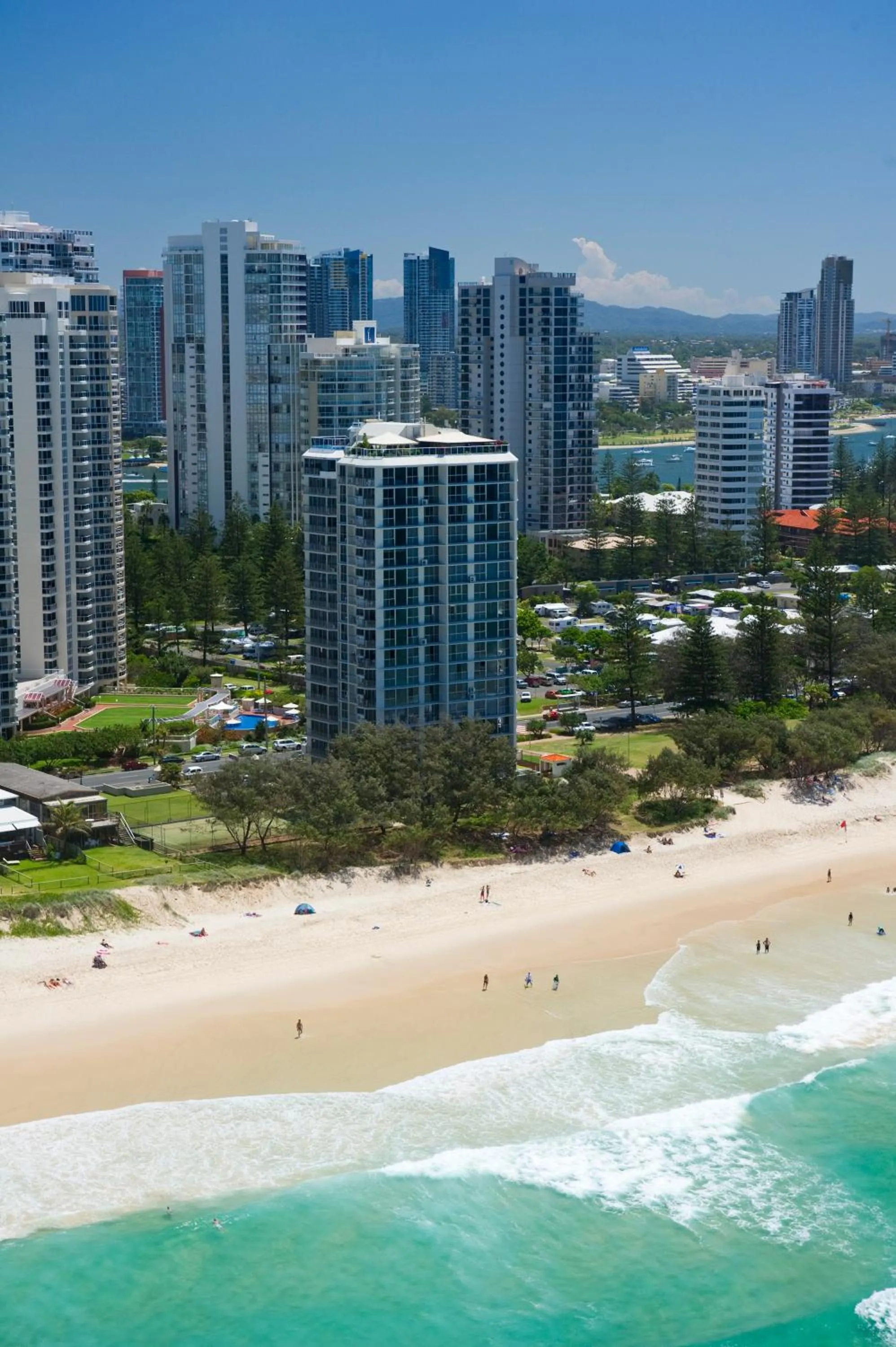 Property building in Golden Sands on the Beach - Absolute Beachfront Apartments