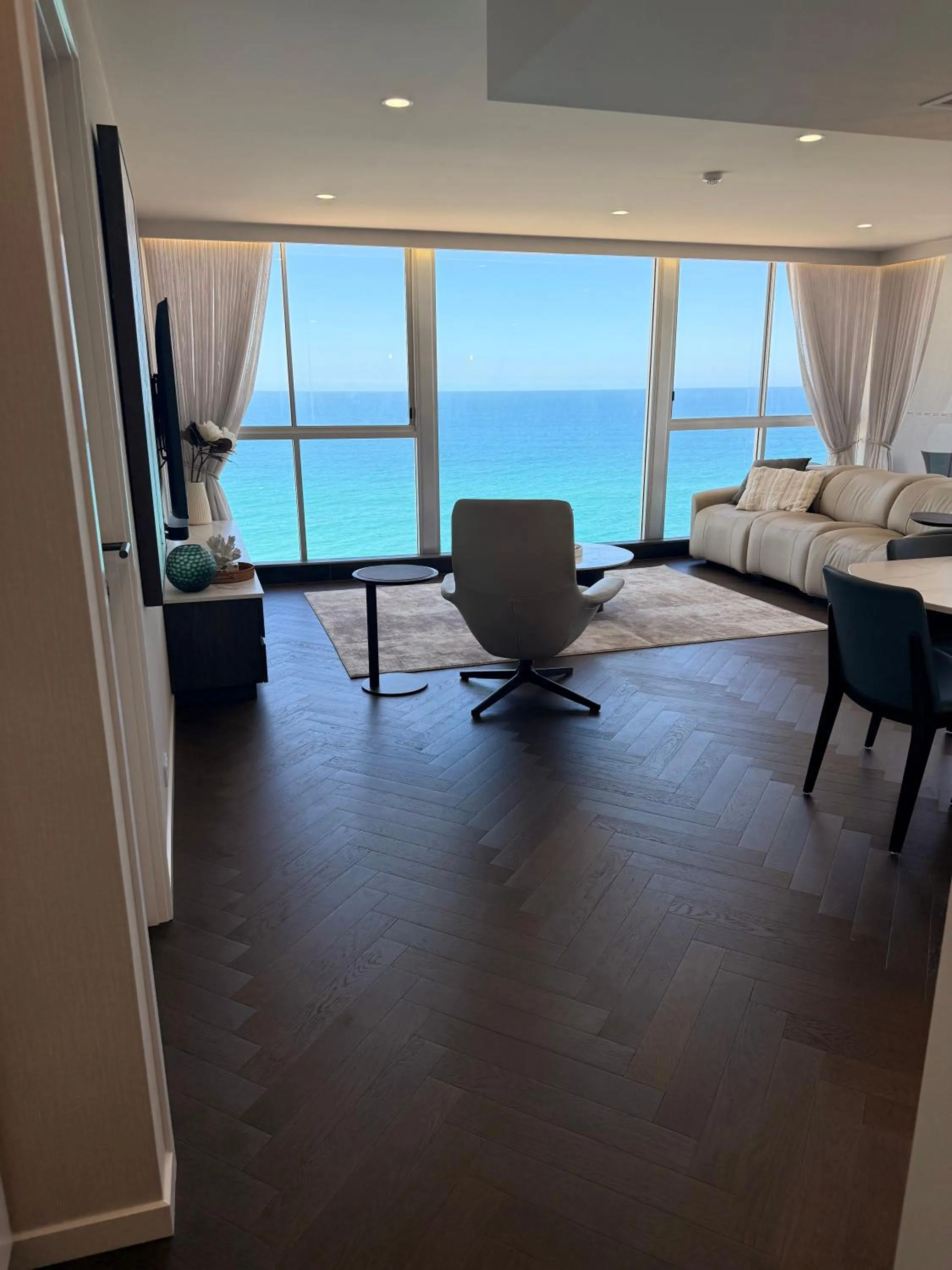 Bed in Golden Sands on the Beach - Absolute Beachfront Apartments