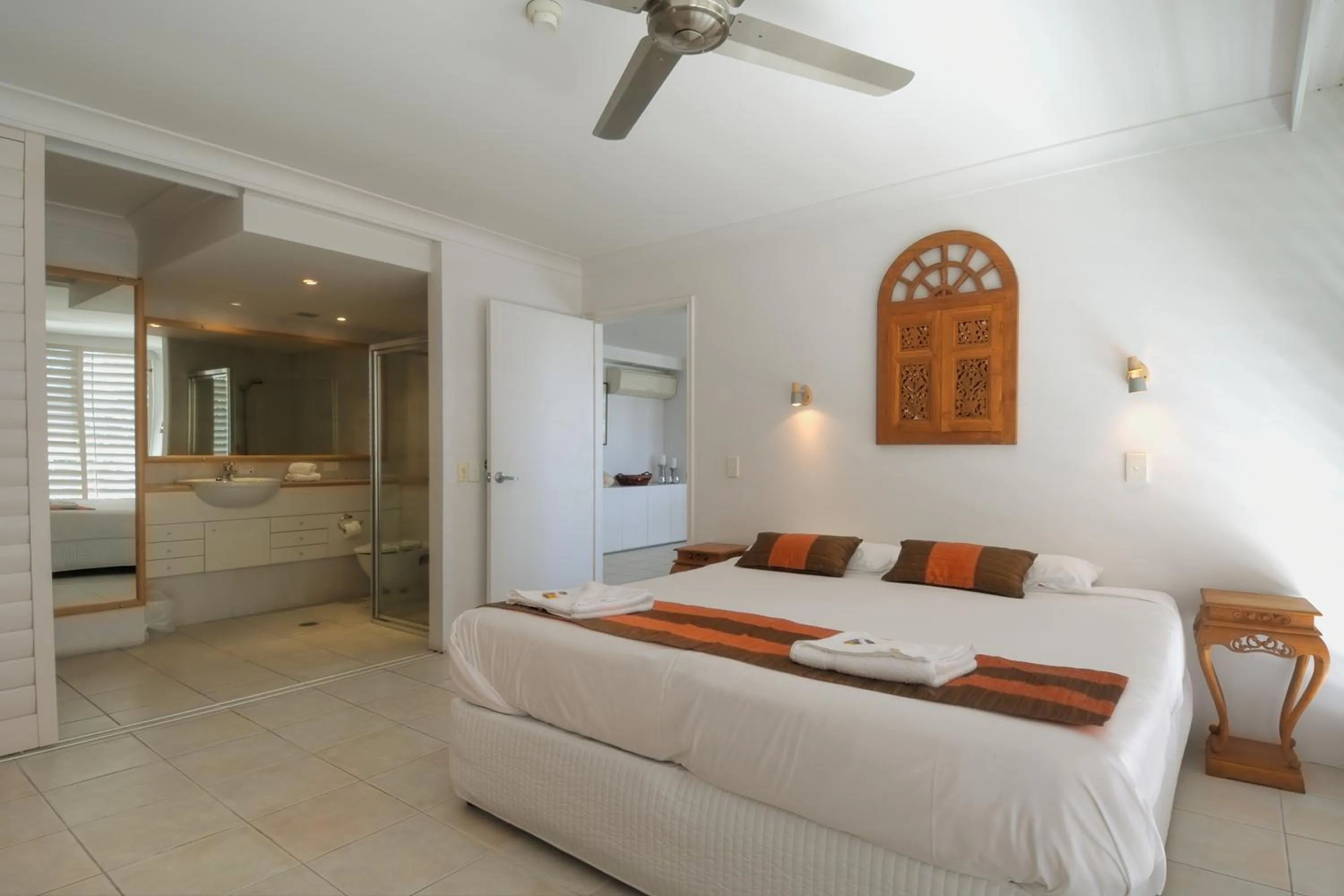 Bedroom, Bed in Golden Sands on the Beach - Absolute Beachfront Apartments