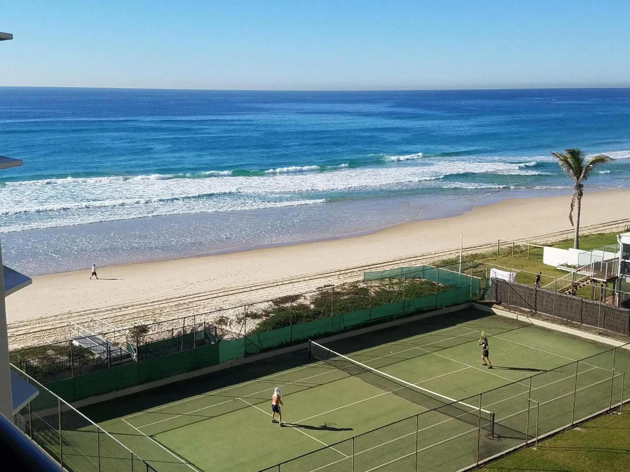 Tennis court in Golden Sands on the Beach - Absolute Beachfront Apartments