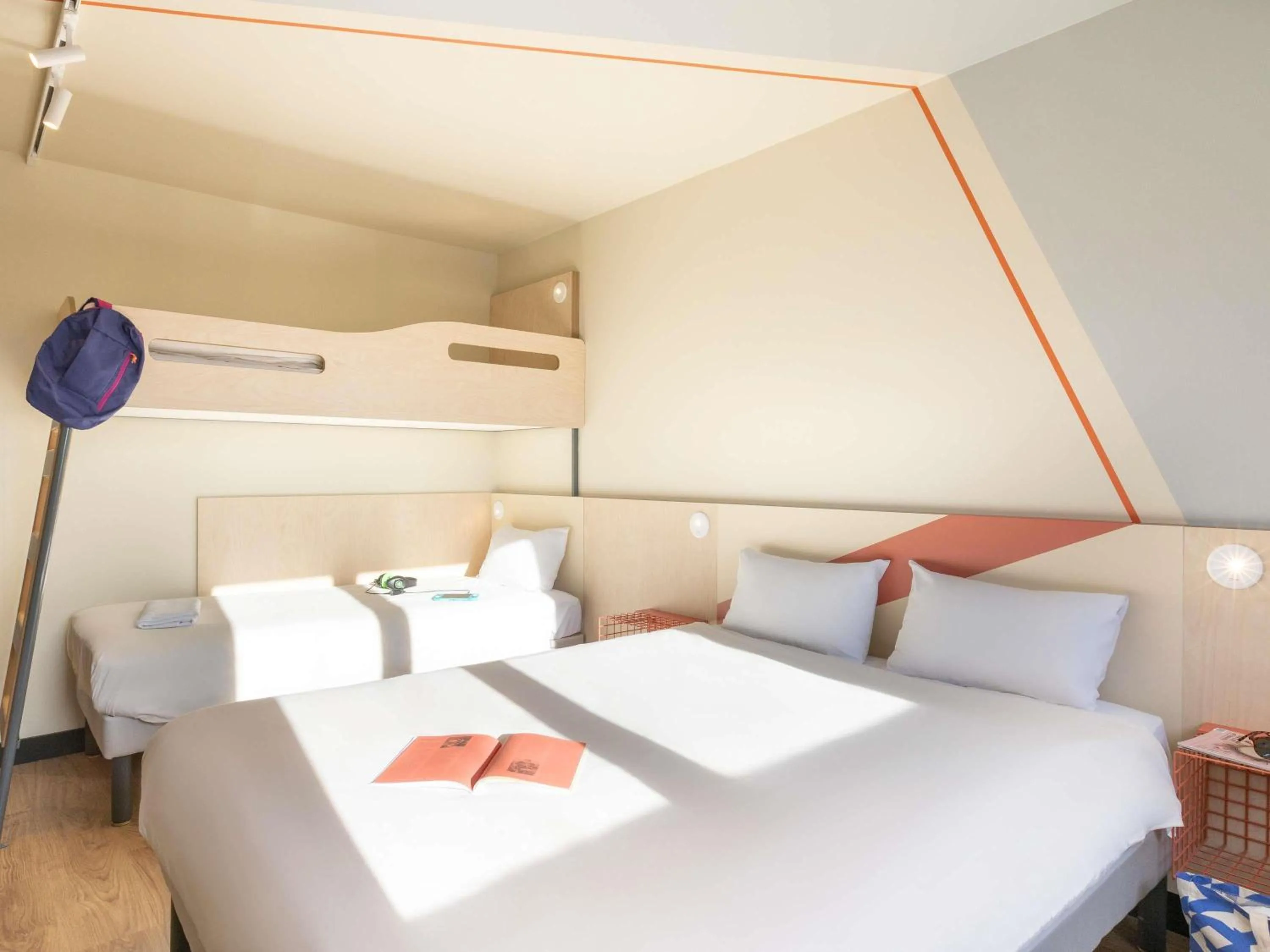 Bedroom, Bed in ibis budget Saint Dié des Vosges