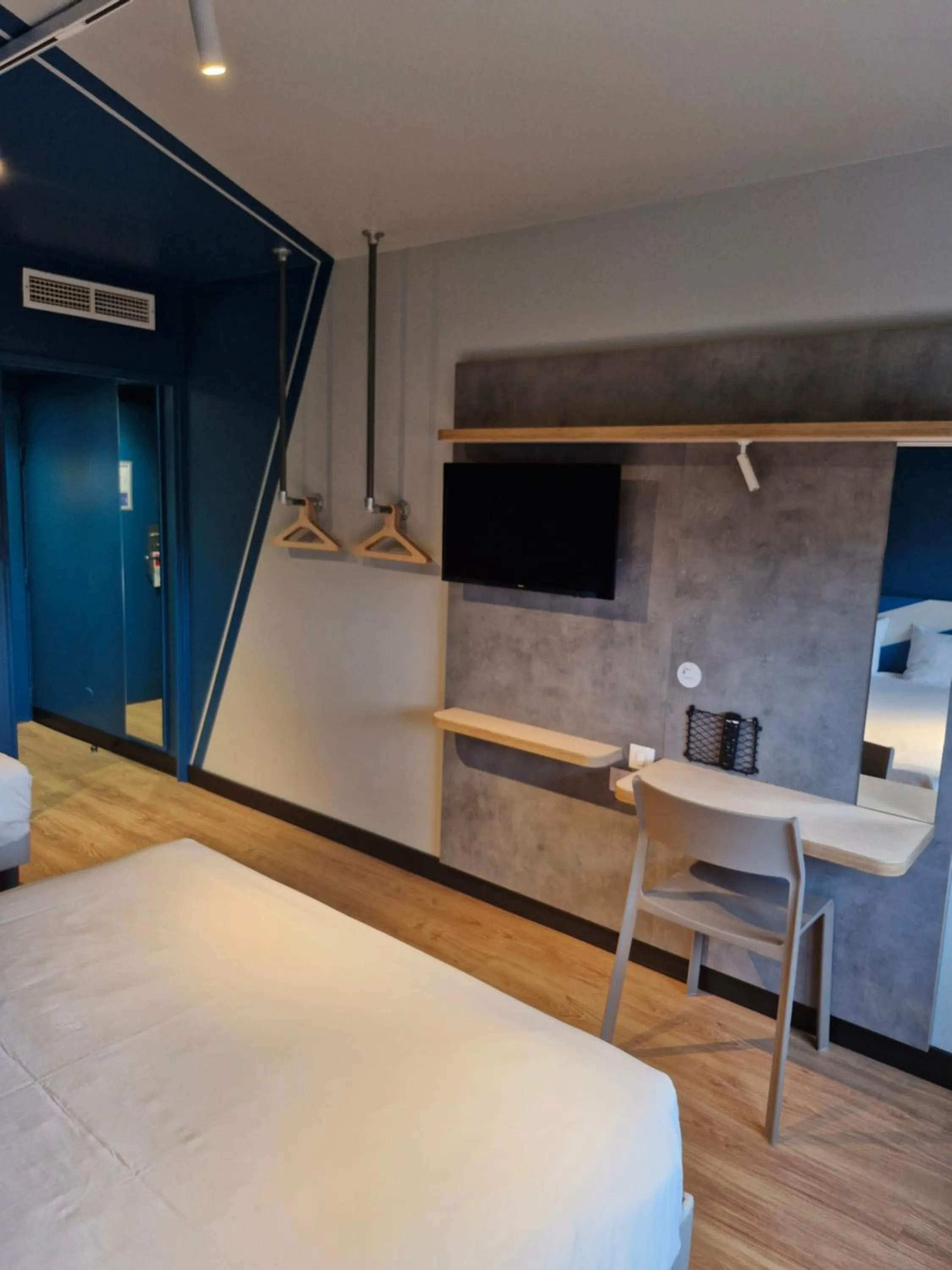 TV and multimedia, Bed in ibis budget Saint Dié des Vosges