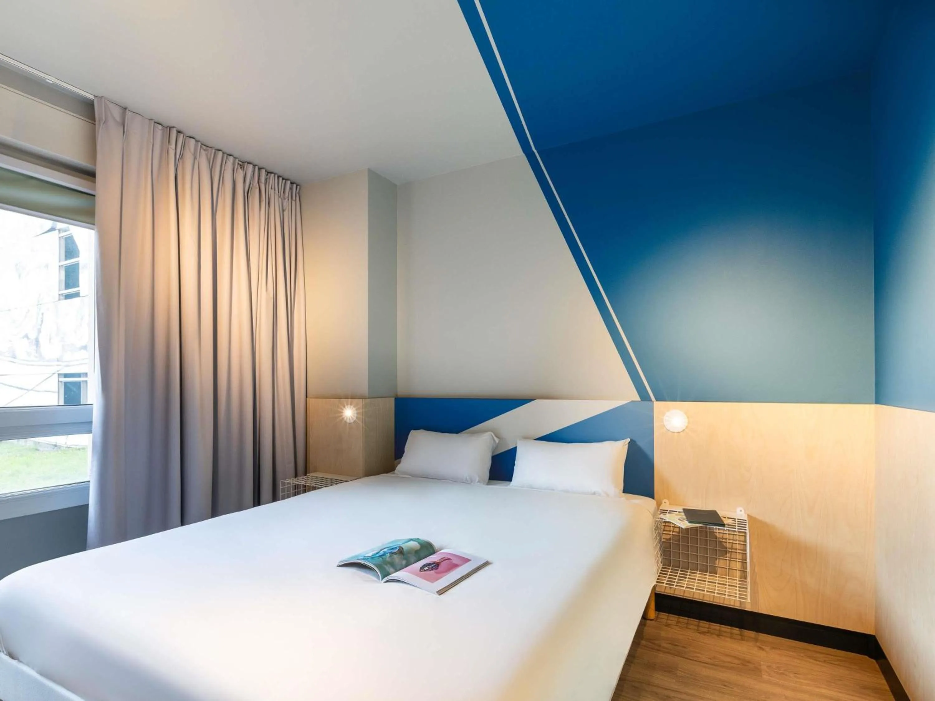 Bedroom, Bed in ibis budget Saint Dié des Vosges