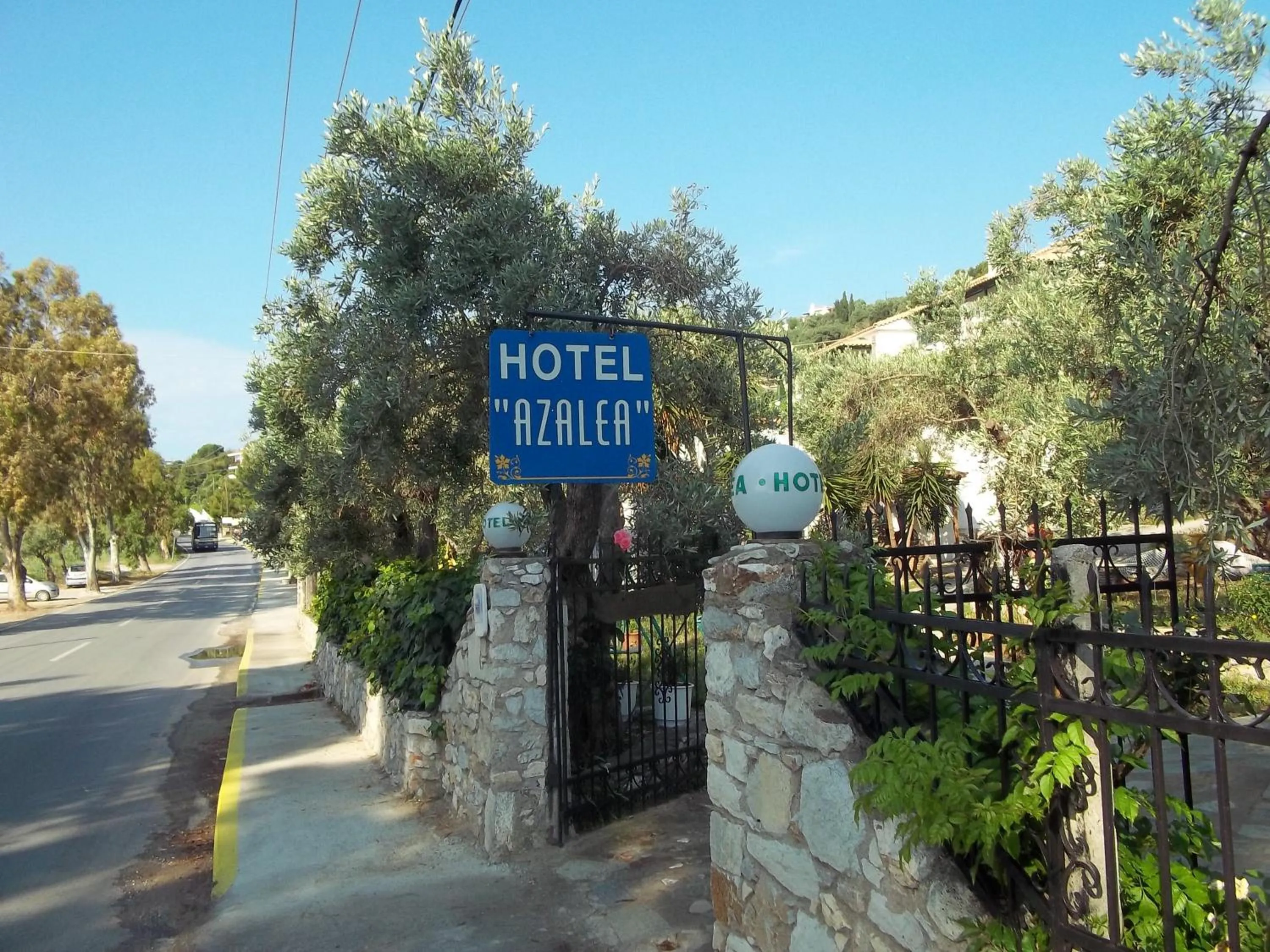 Facade/entrance in Azalea