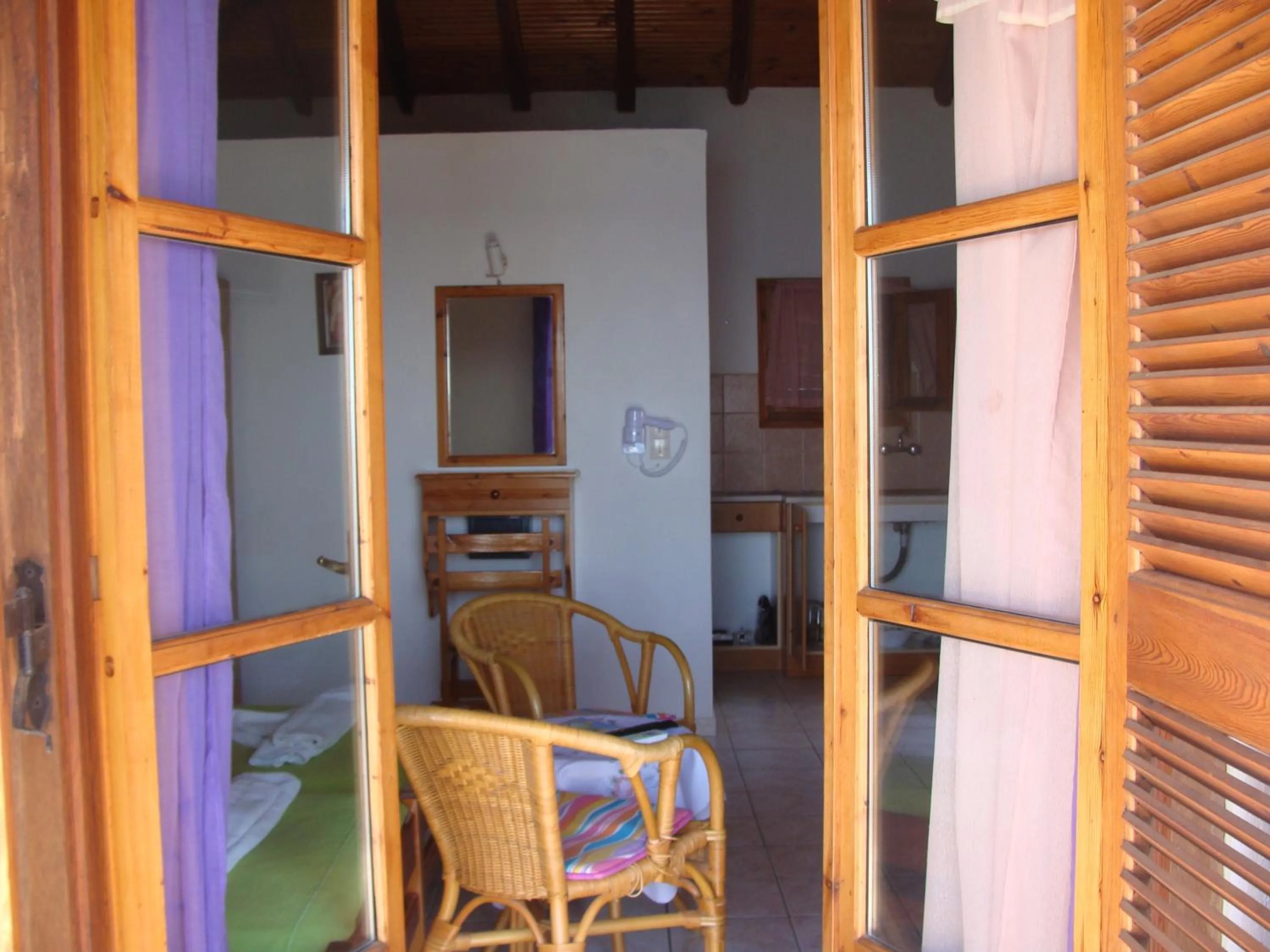 Photo of the whole room in Azalea