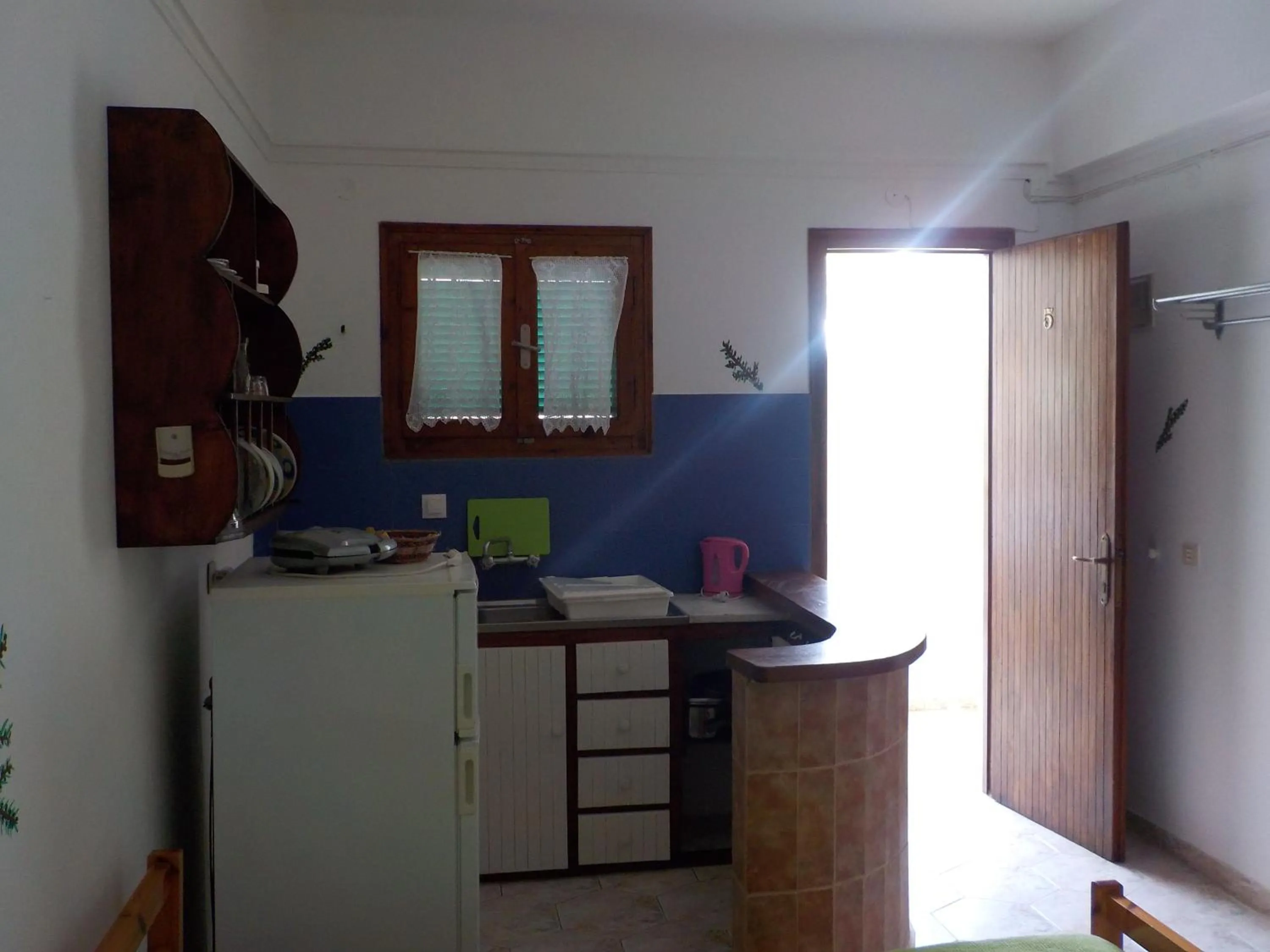 Kitchen or kitchenette in Azalea