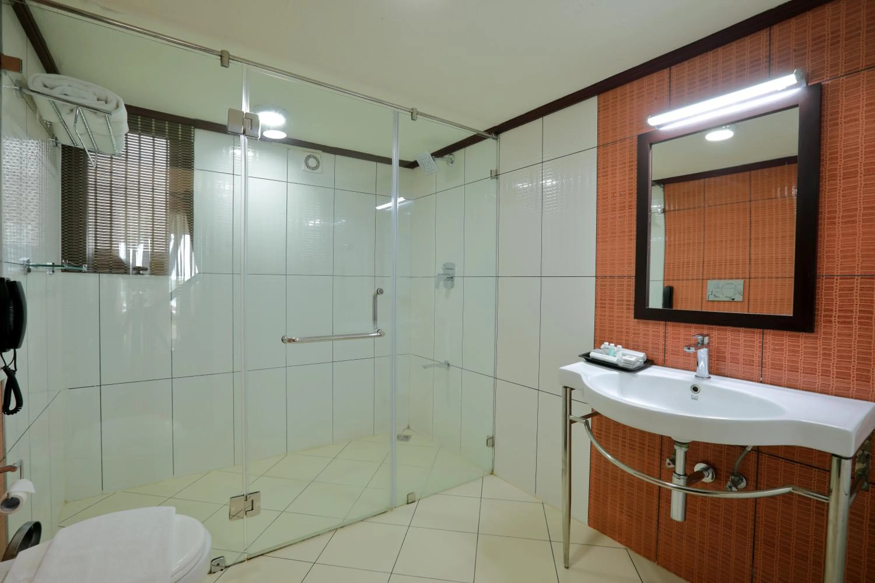 The World Backwaters, Alleppey