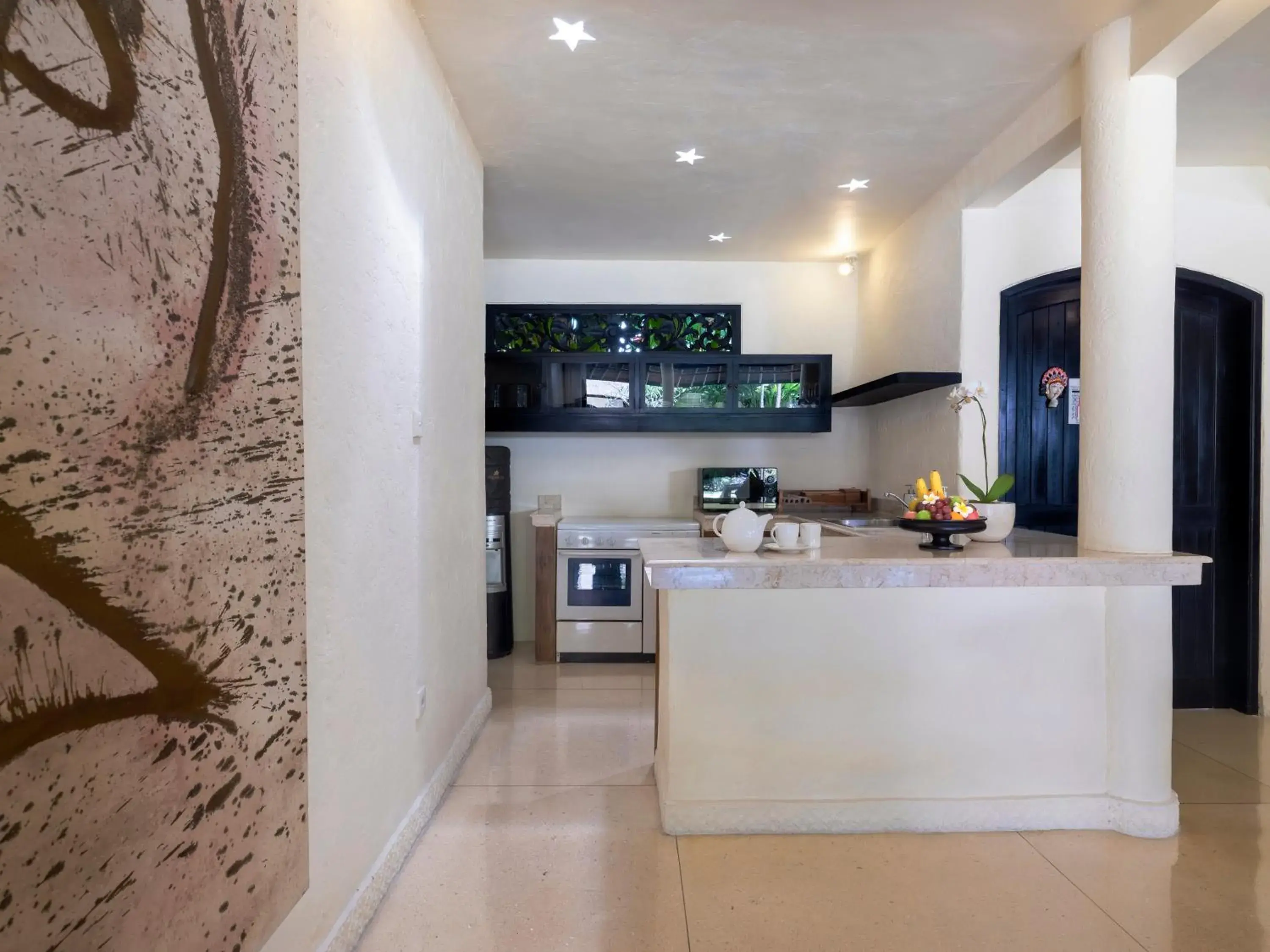 Six-Bedroom Villa with Private Pool and Bathtub in Impiana Private Villas Seminyak Six-Bedroom Villa with Private Pool and Bathtub in Impiana Private Villas Seminyak