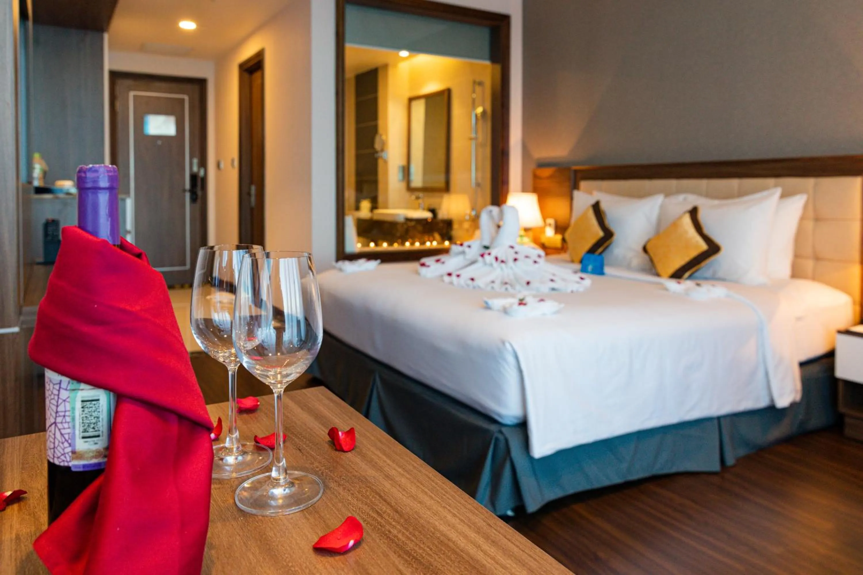 Bedroom, Bed in Nha Trang Horizon Hotel