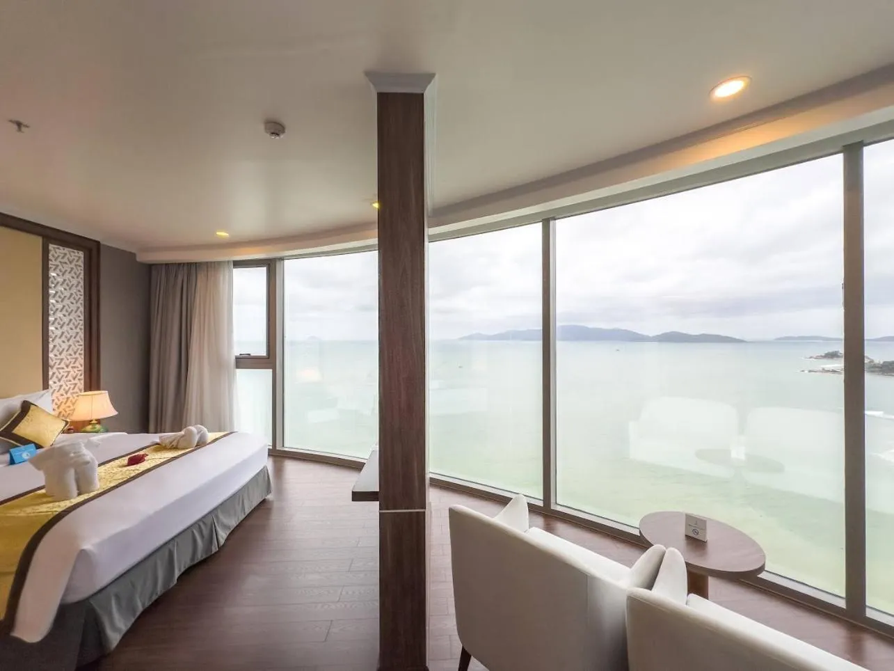 Bed in Nha Trang Horizon Hotel