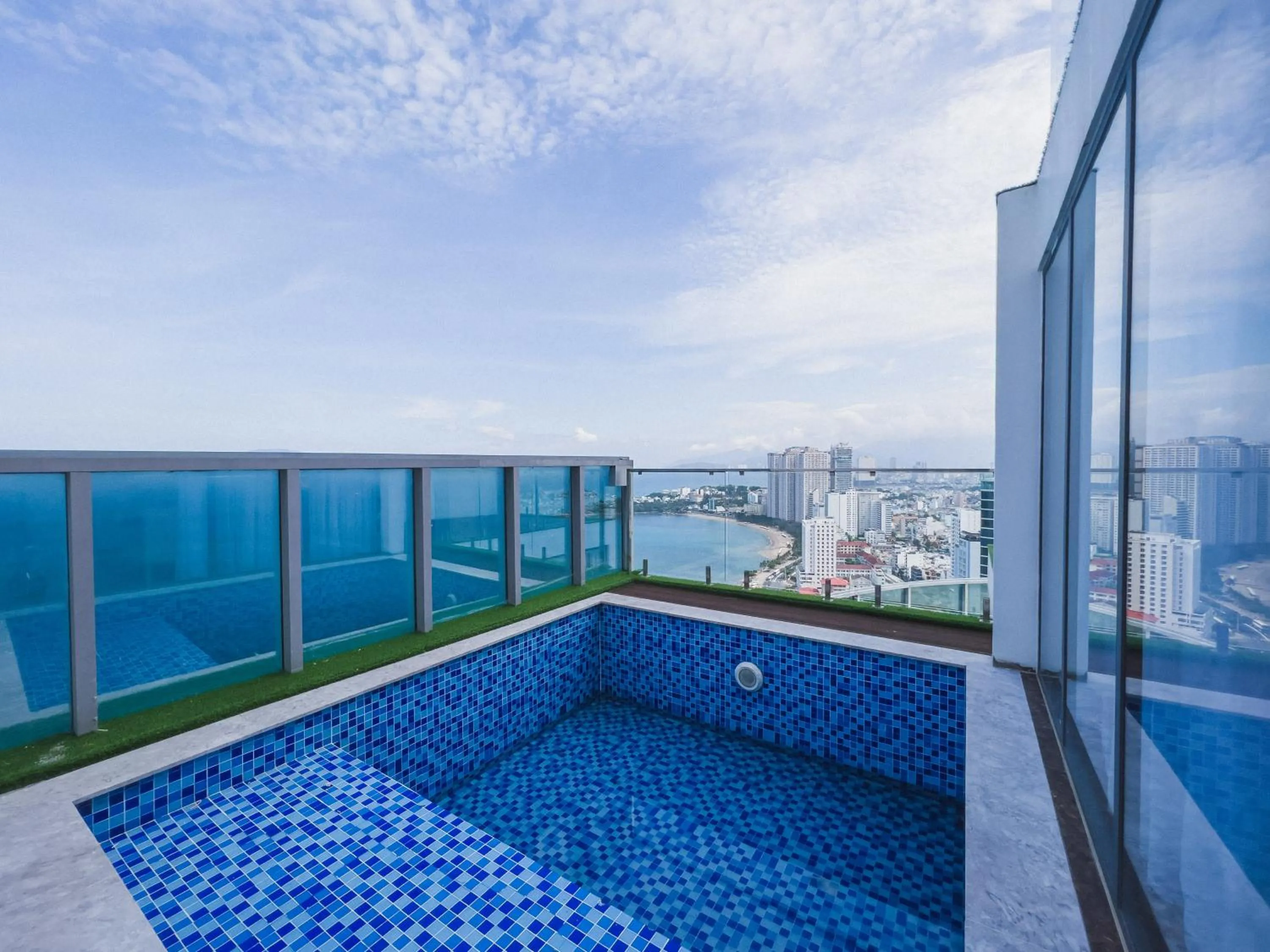 Pool view in Nha Trang Horizon Hotel