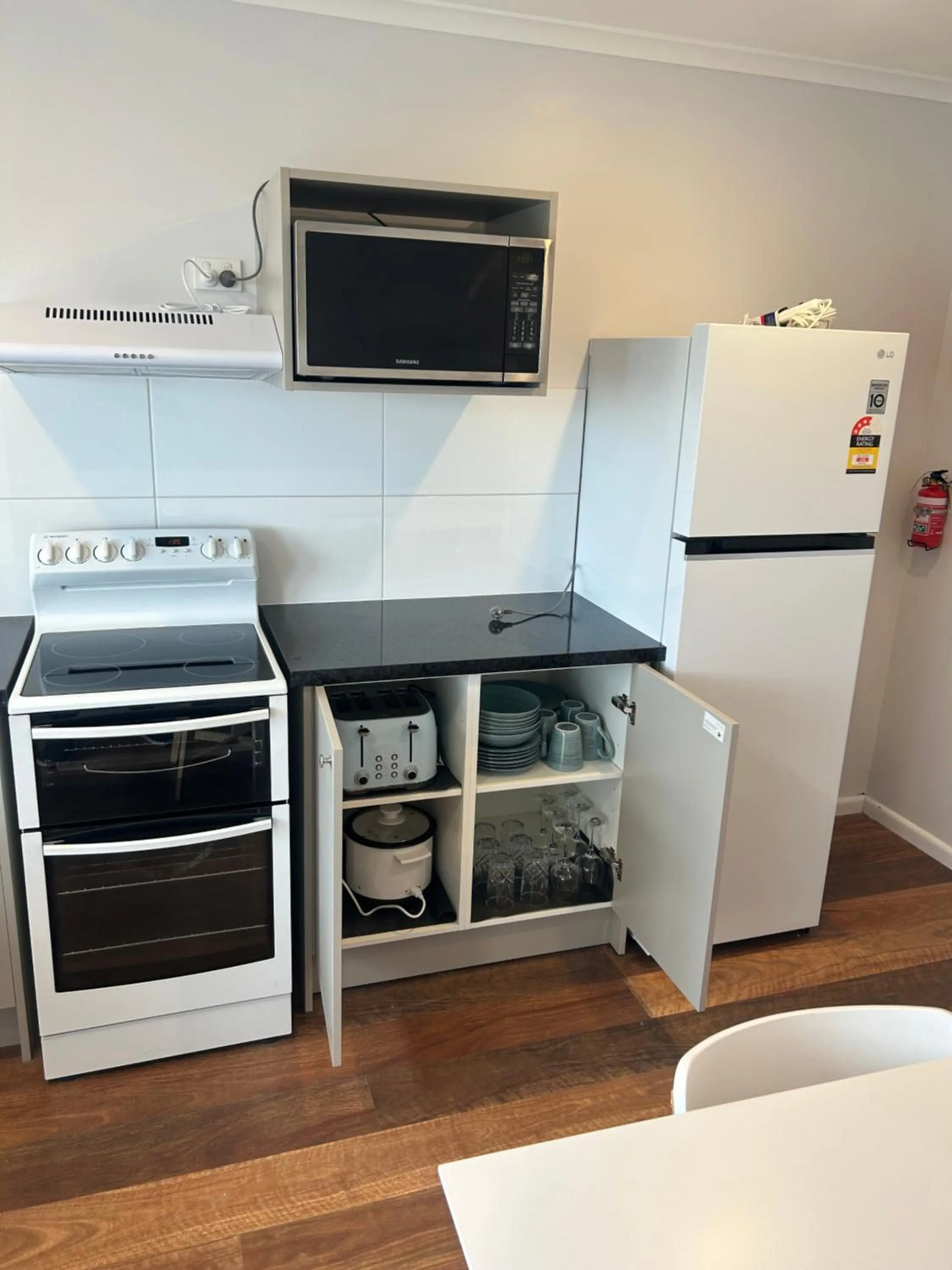 Kitchen or kitchenette in Waterfront Lodge Motel