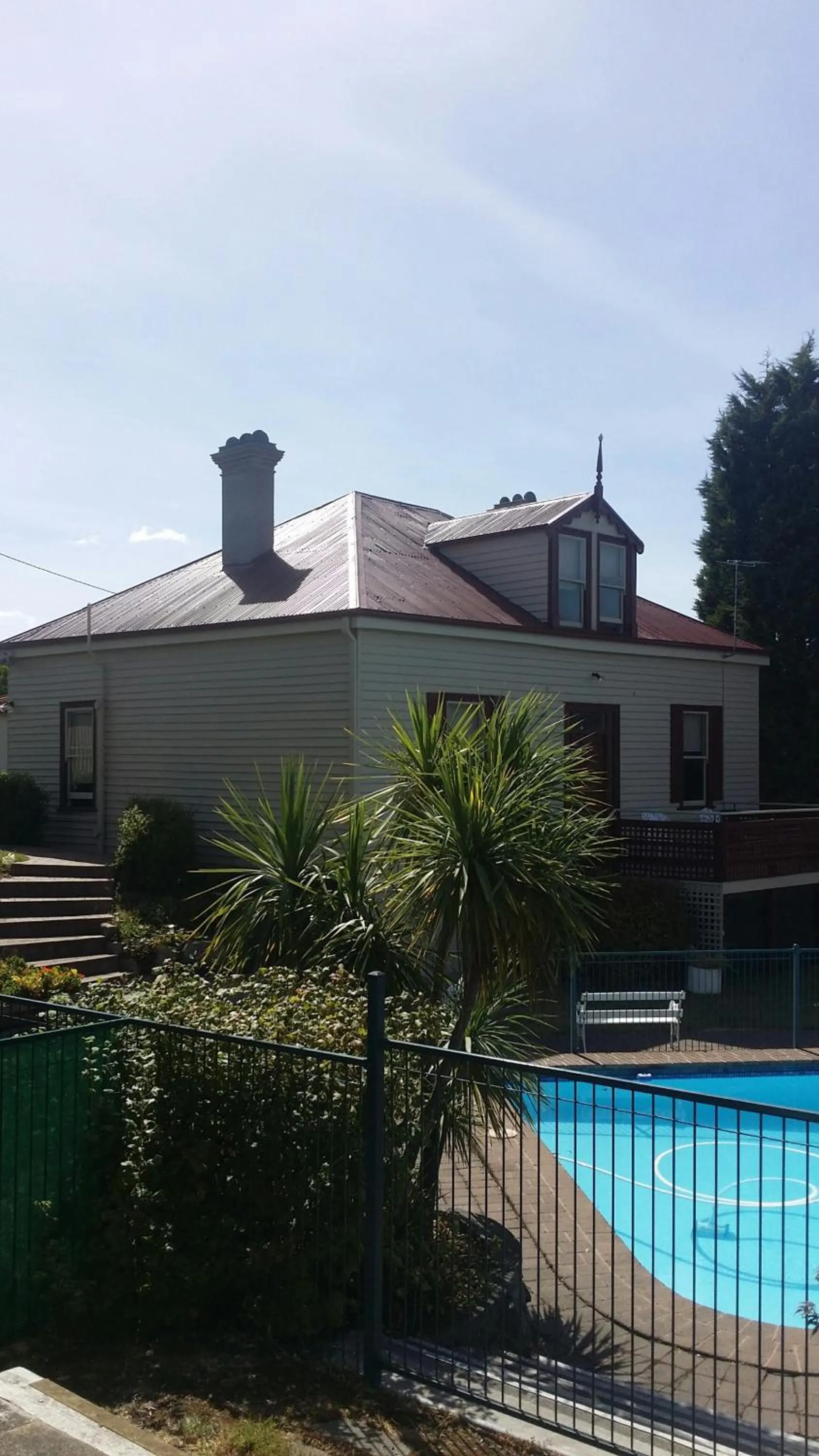 Facade/entrance in Waterfront Lodge Motel