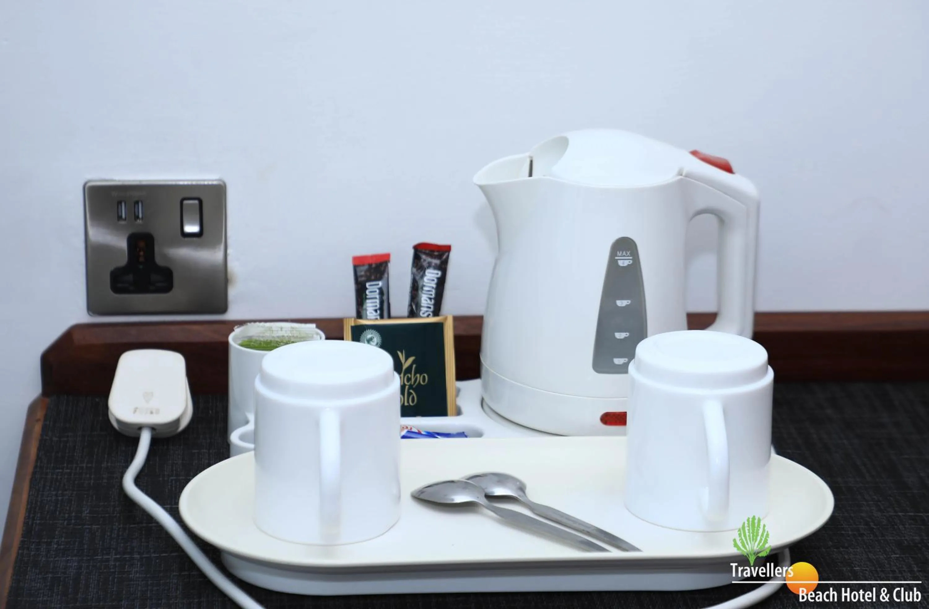 Coffee/tea facilities in Travellers Beach Hotel & SPA