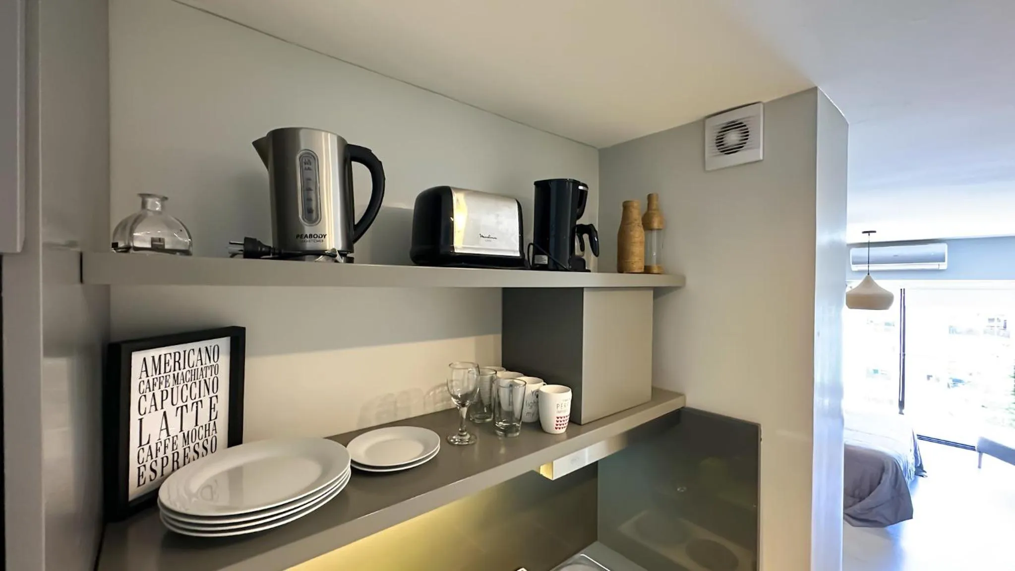 Coffee/tea facilities in Soho Rentals
