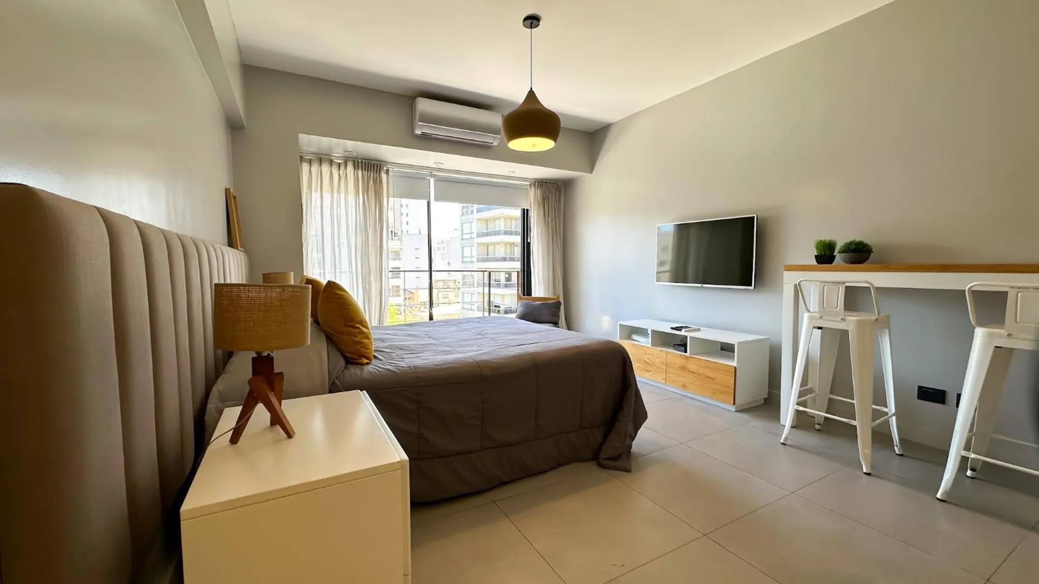 Communal lounge/ TV room, Bed in Soho Rentals