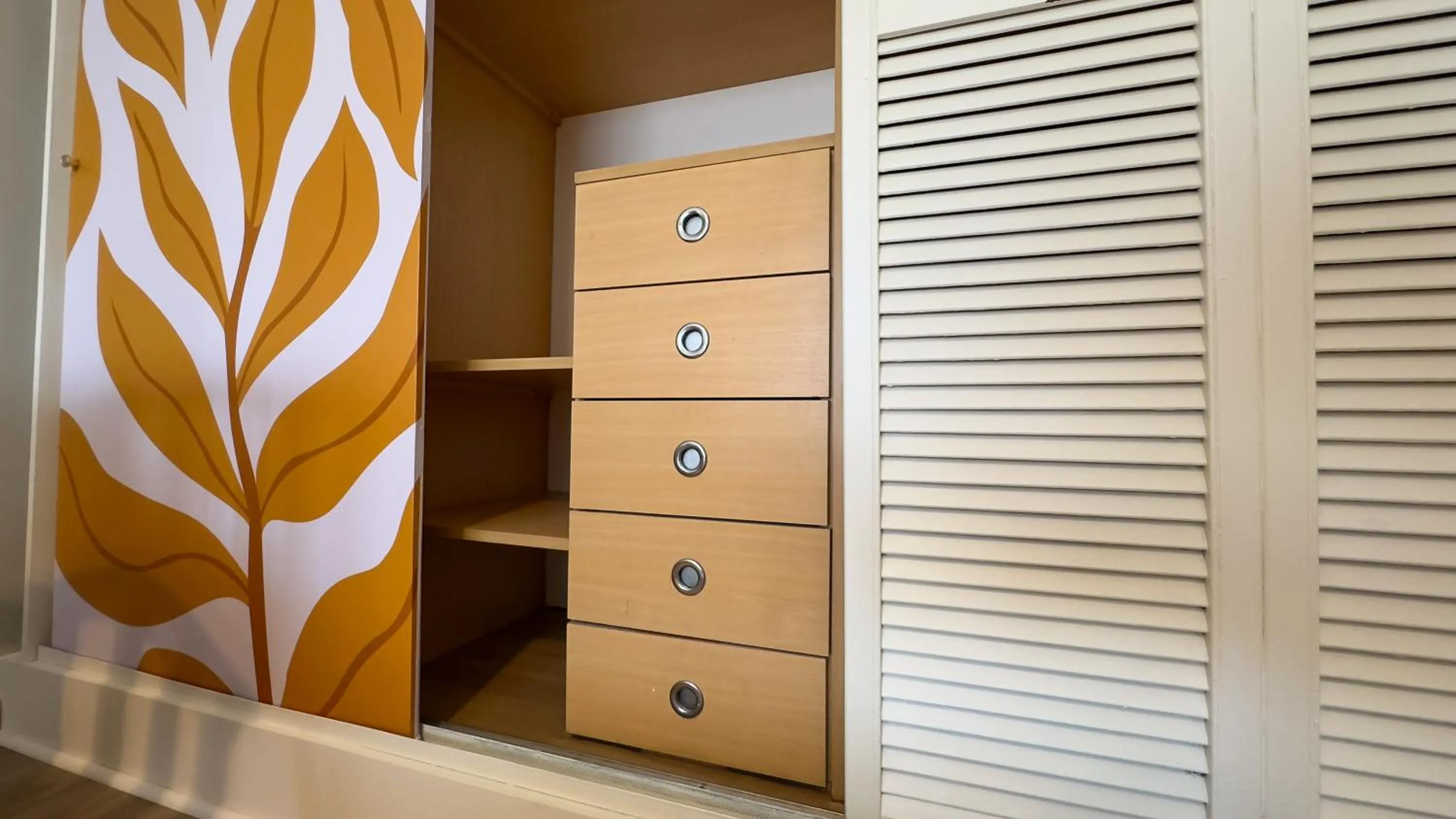 wardrobe in Soho Rentals