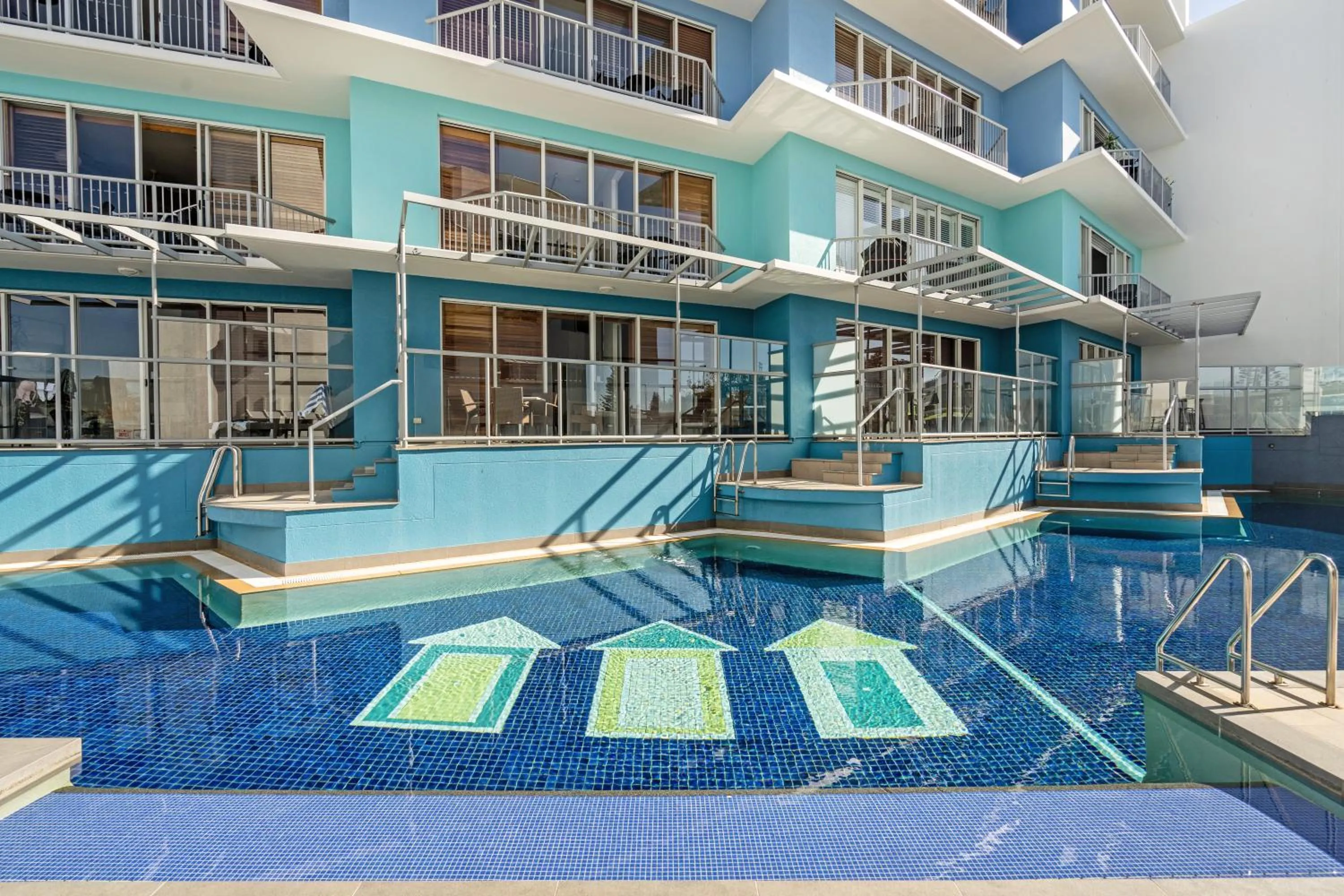 Swimming pool in Rolling Surf Resort
