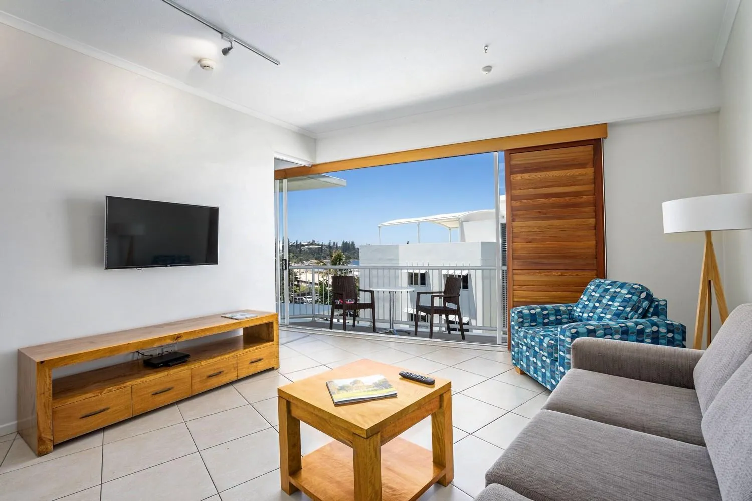 TV and multimedia in Rolling Surf Resort