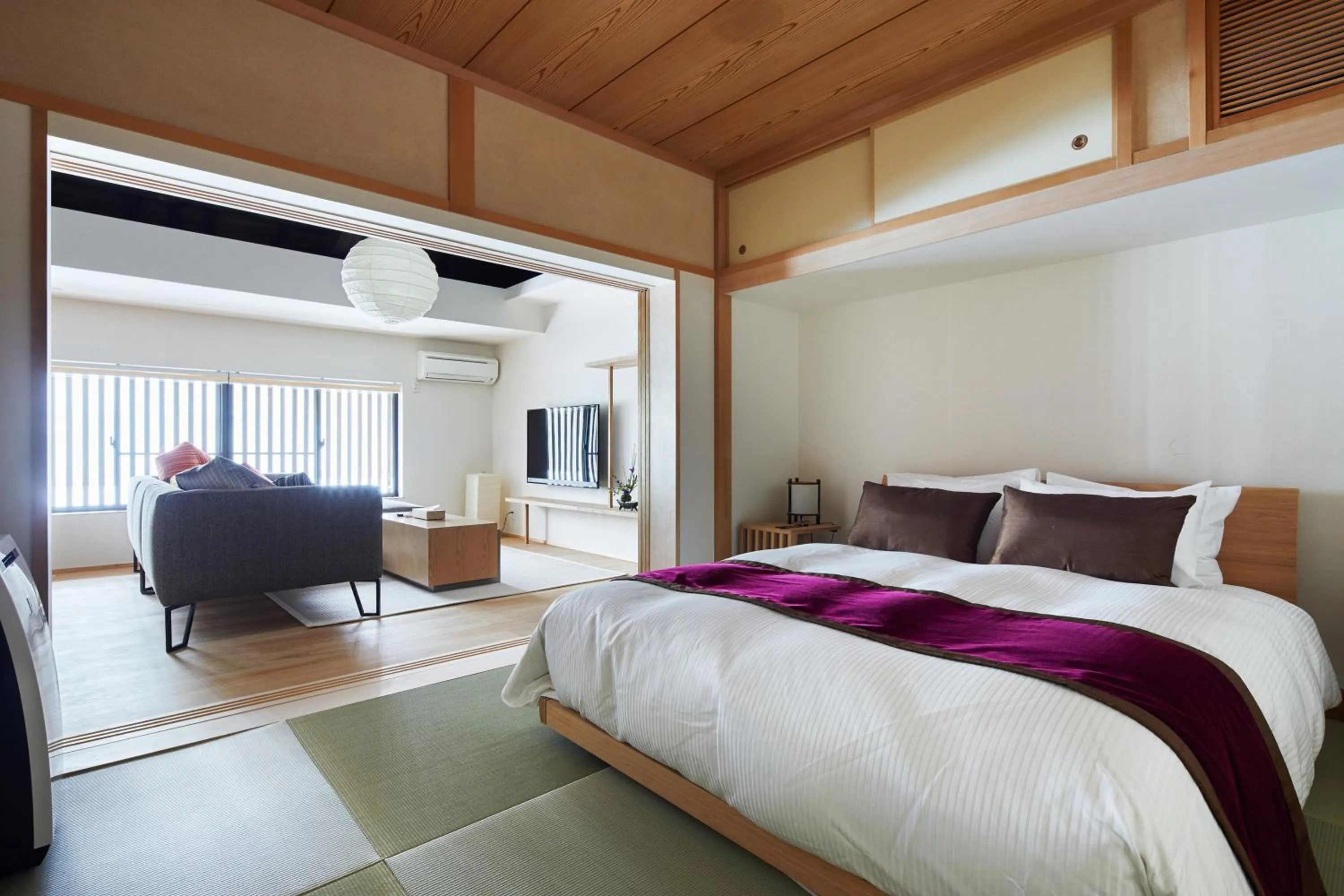 Photo of the whole room, Bed in Miro Shijo Kawaramachi Tei