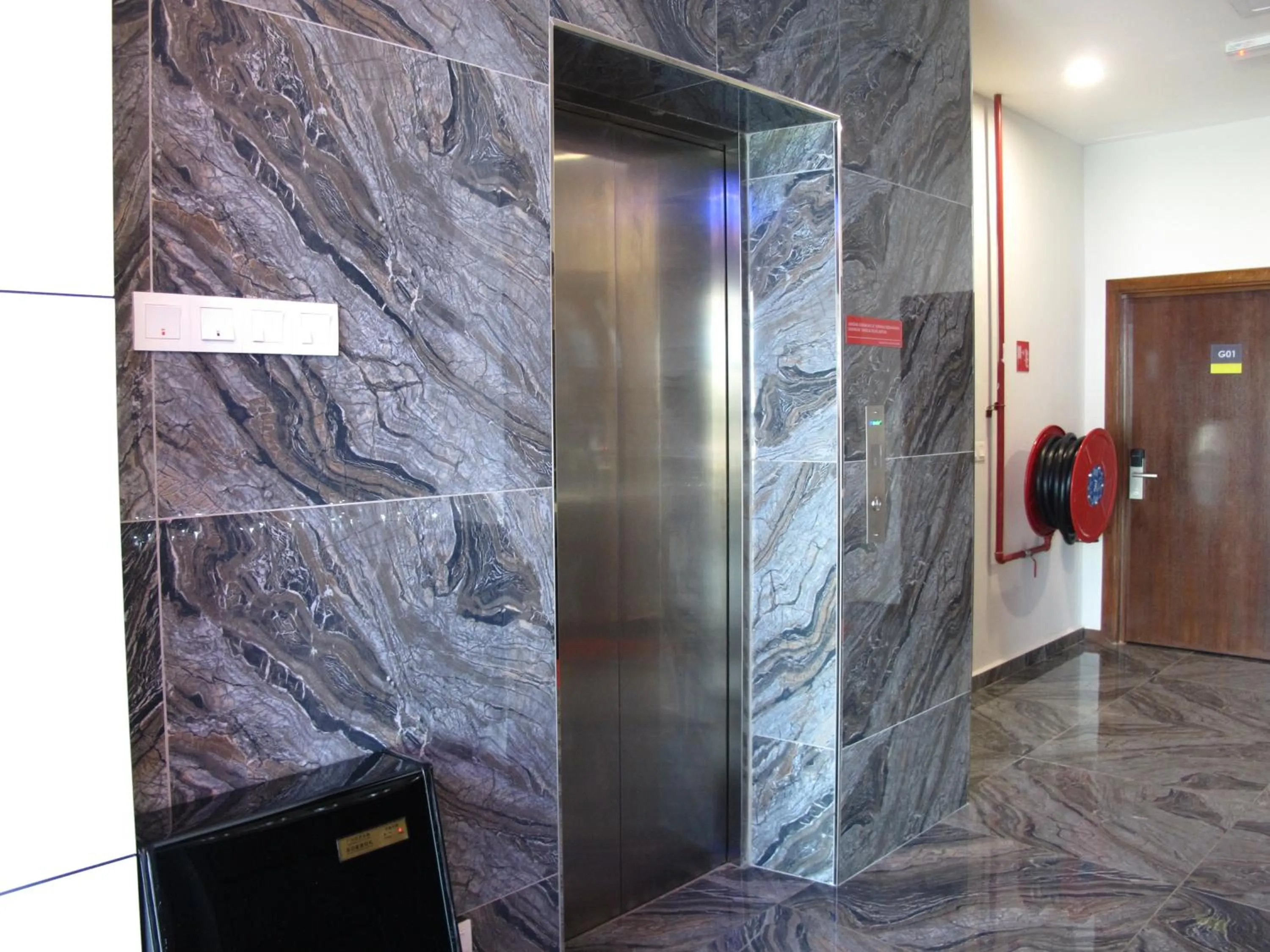 elevator in HOTEL SUKARAMAI