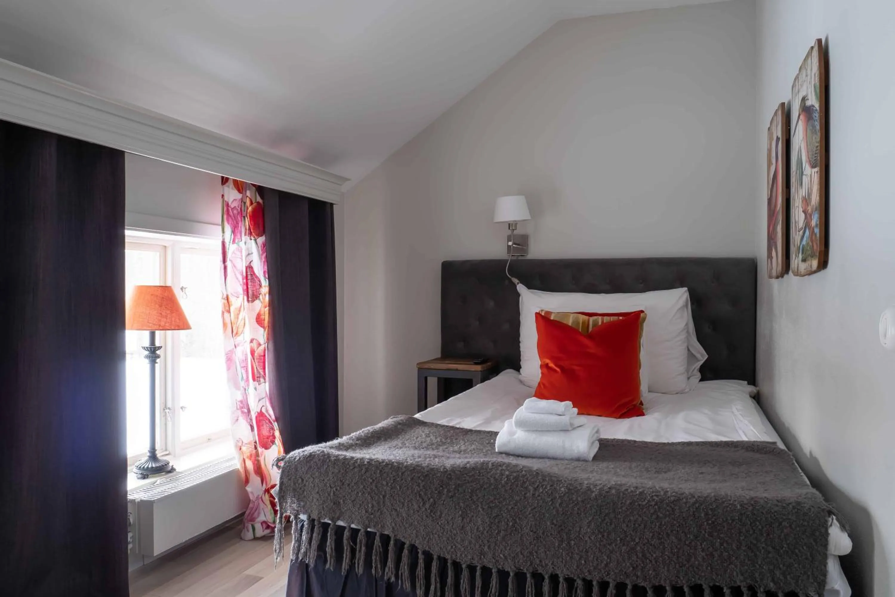 Property building, Bed in Karstorp Säteri – Hotell och Konferens