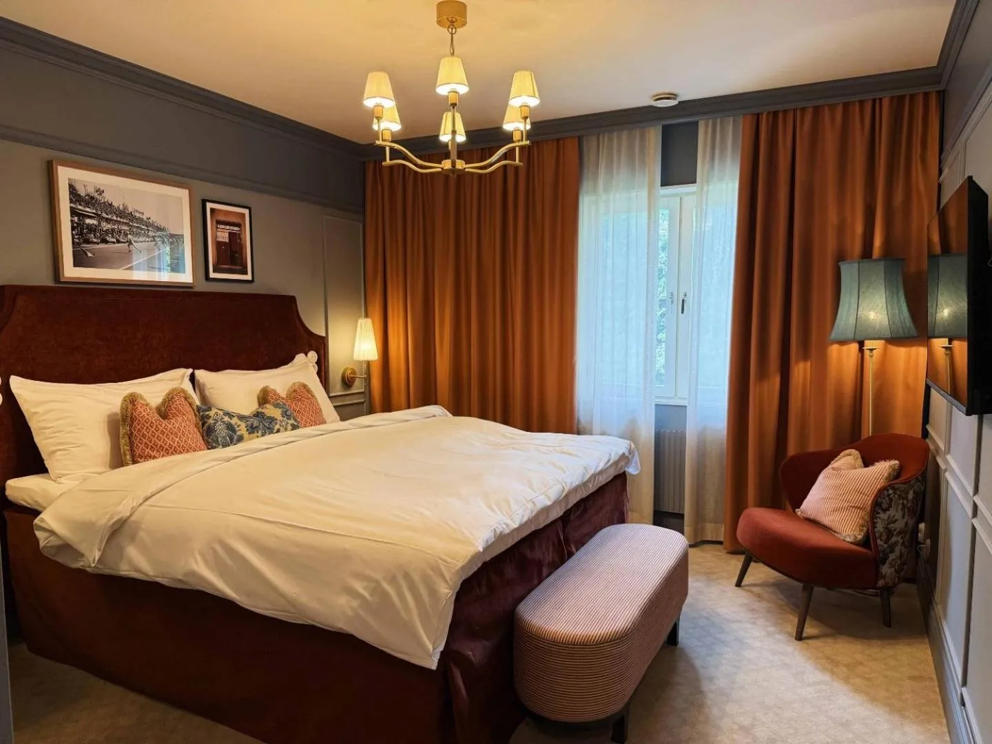 Bed in Karstorp Säteri – Hotell och Konferens