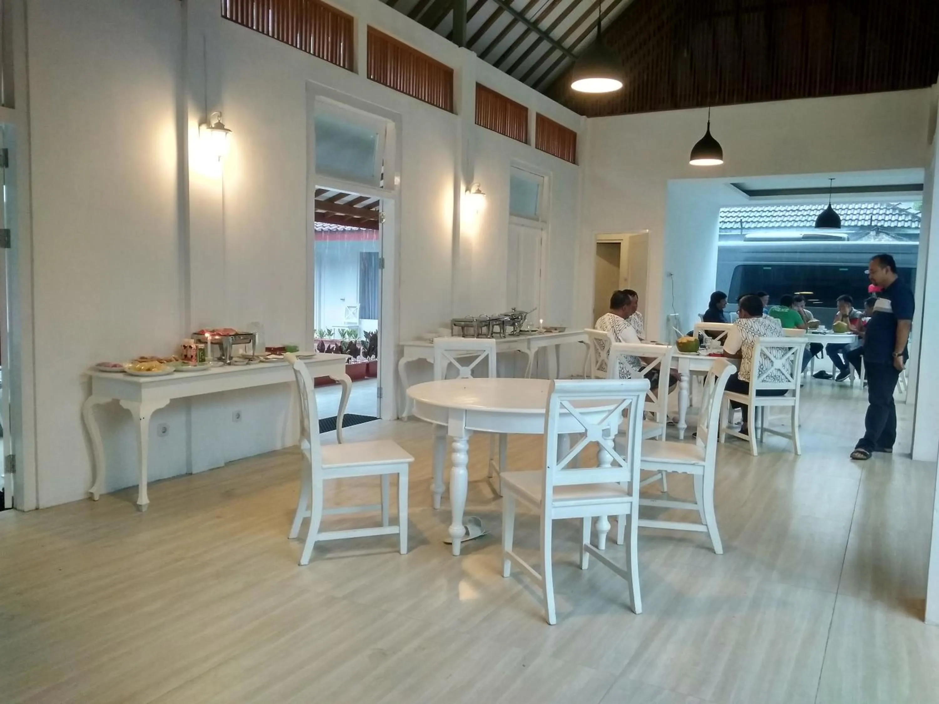 Restaurant/places to eat in Sinom Borobudur Heritage Hotel