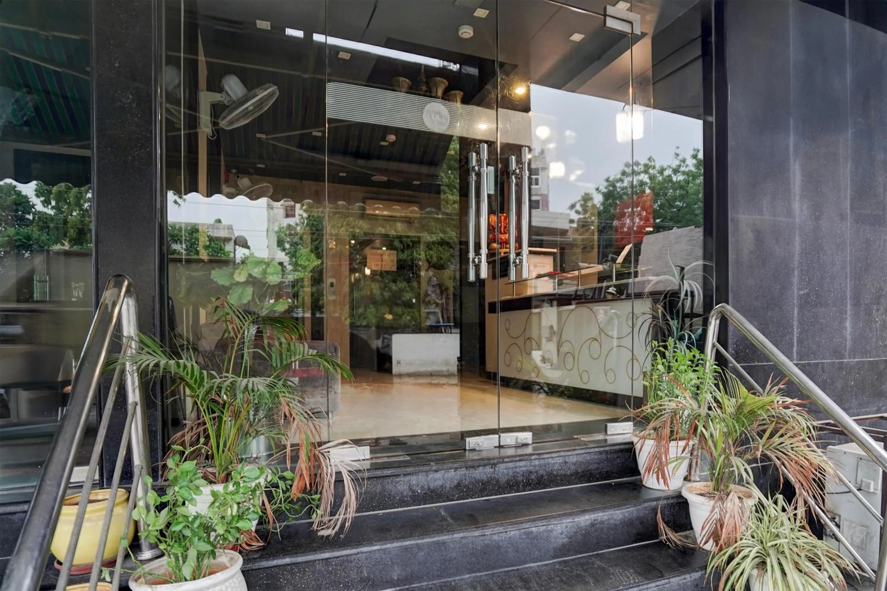 Facade/entrance in Super Townhouse Bani Park Formerly Aroma Residency