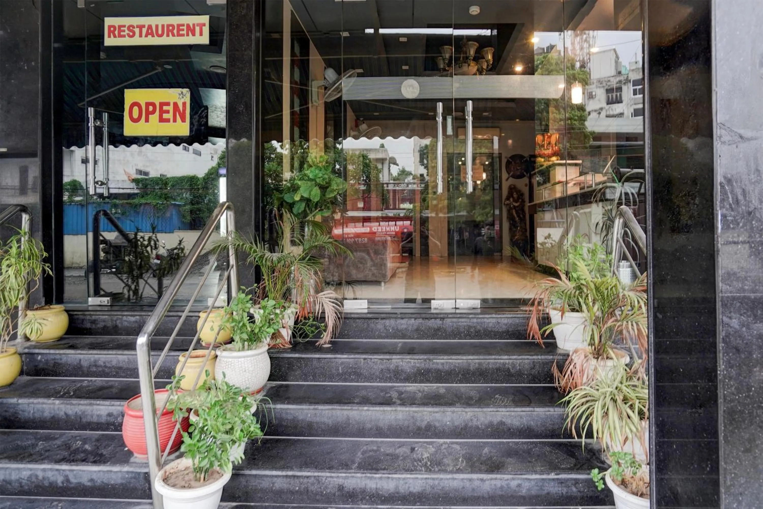 Facade/entrance in Super Townhouse Bani Park Formerly Aroma Residency